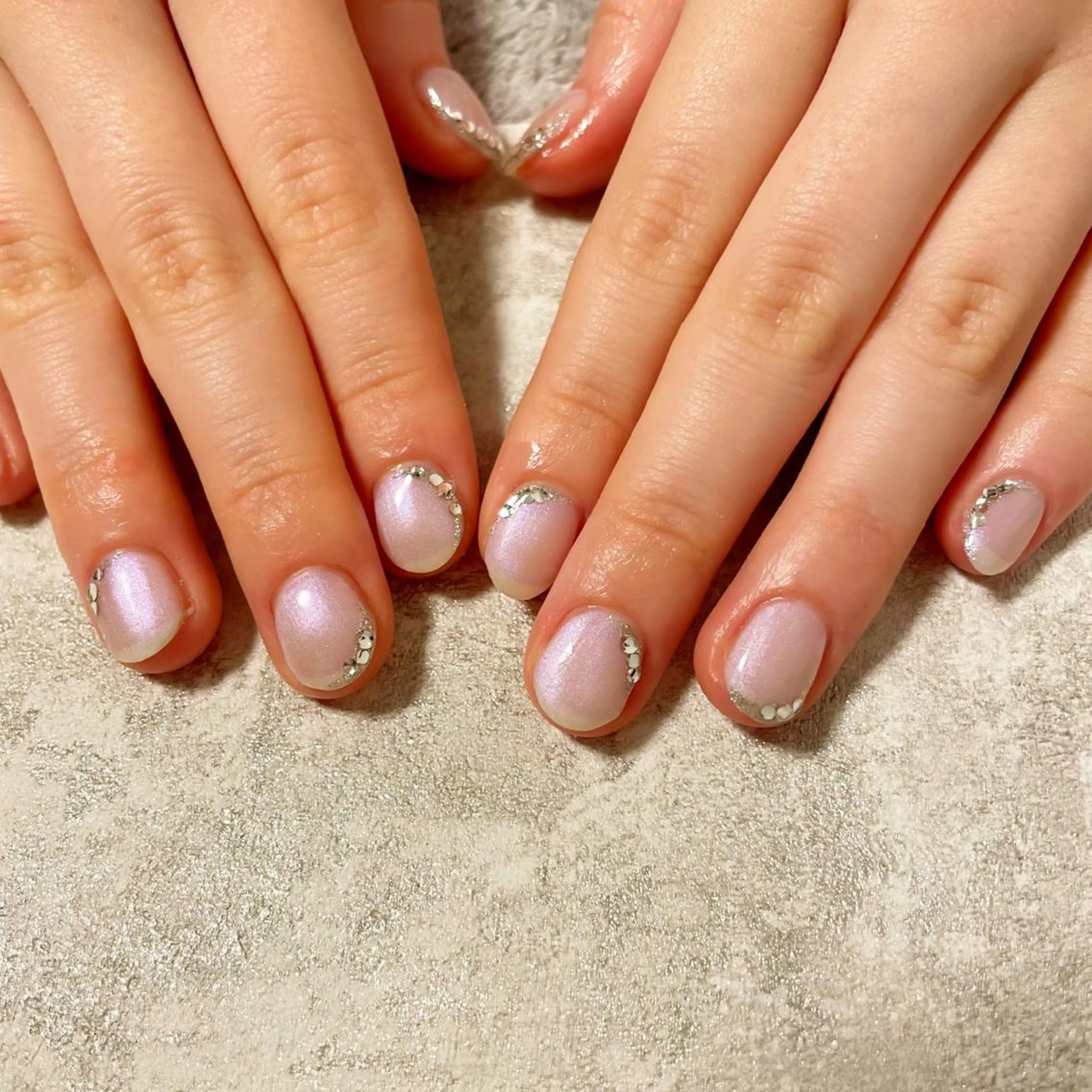 ショート ネイル キラキラネイル シンプルネイル ストーンネイル Re:st〔リスト〕所属・ayane Re:st〔リスト〕のネイルデザイン