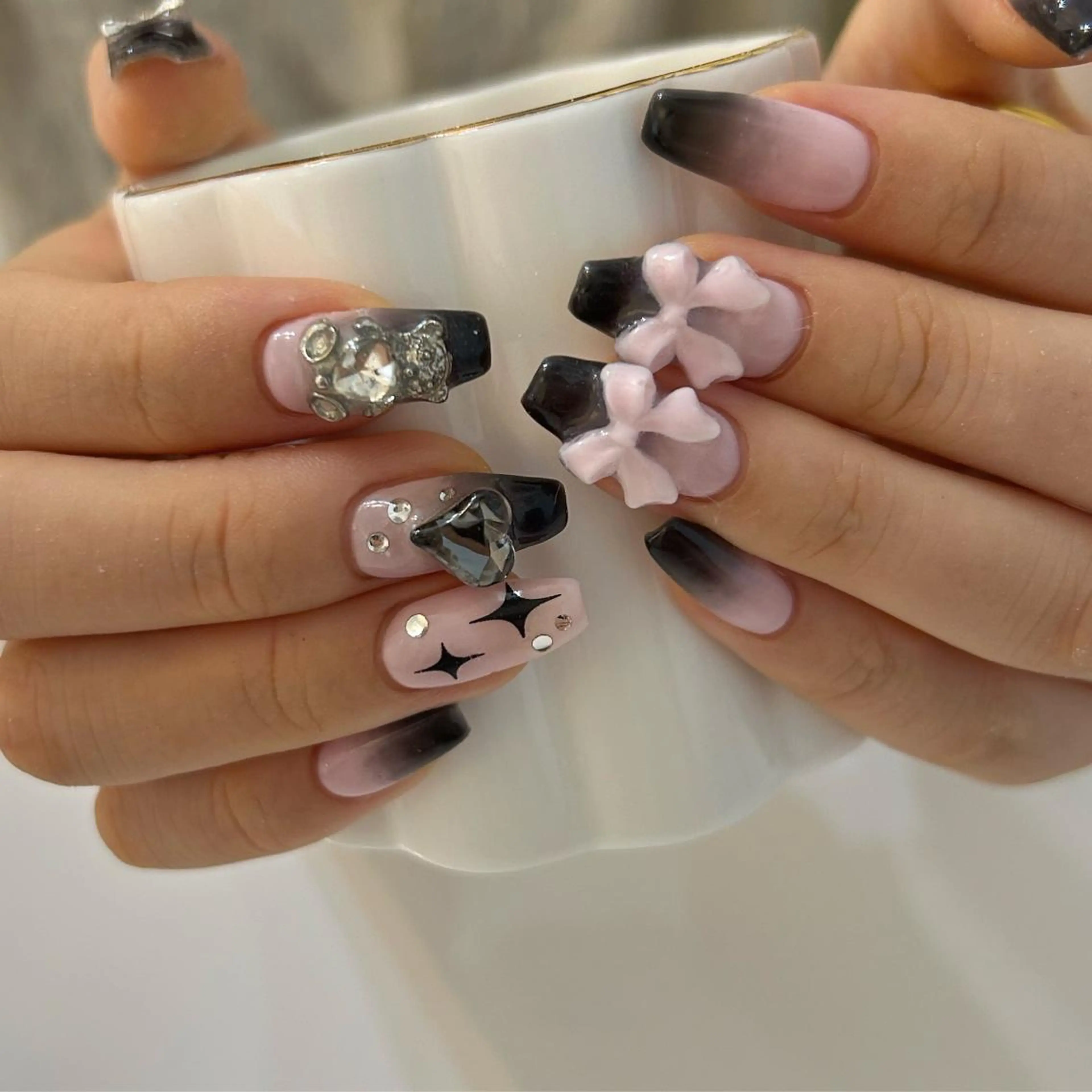 ネイル ハンドネイル ViViA momokaのネイルデザイン