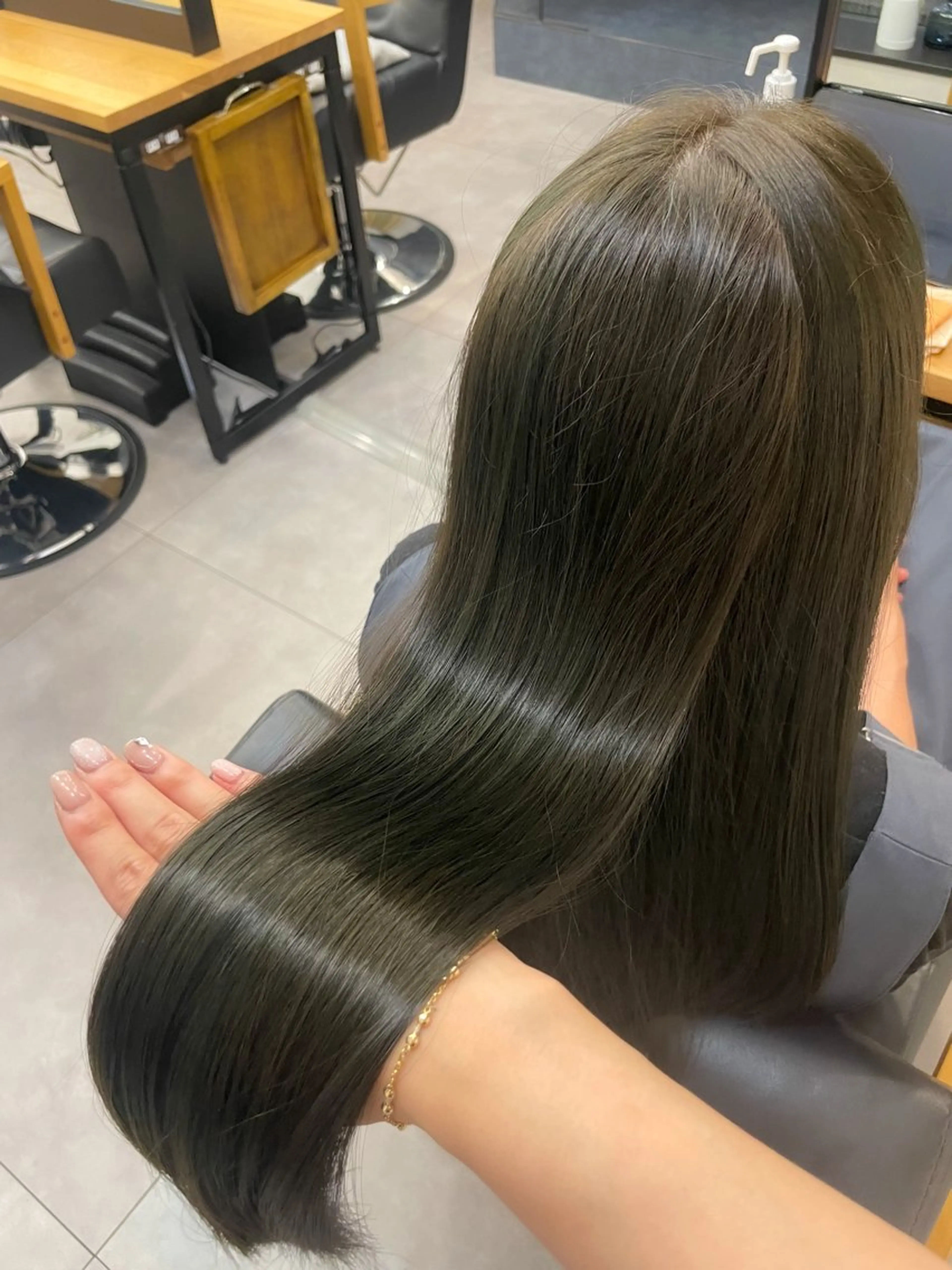 ロング カラー 今村 南穂のヘアスタイル