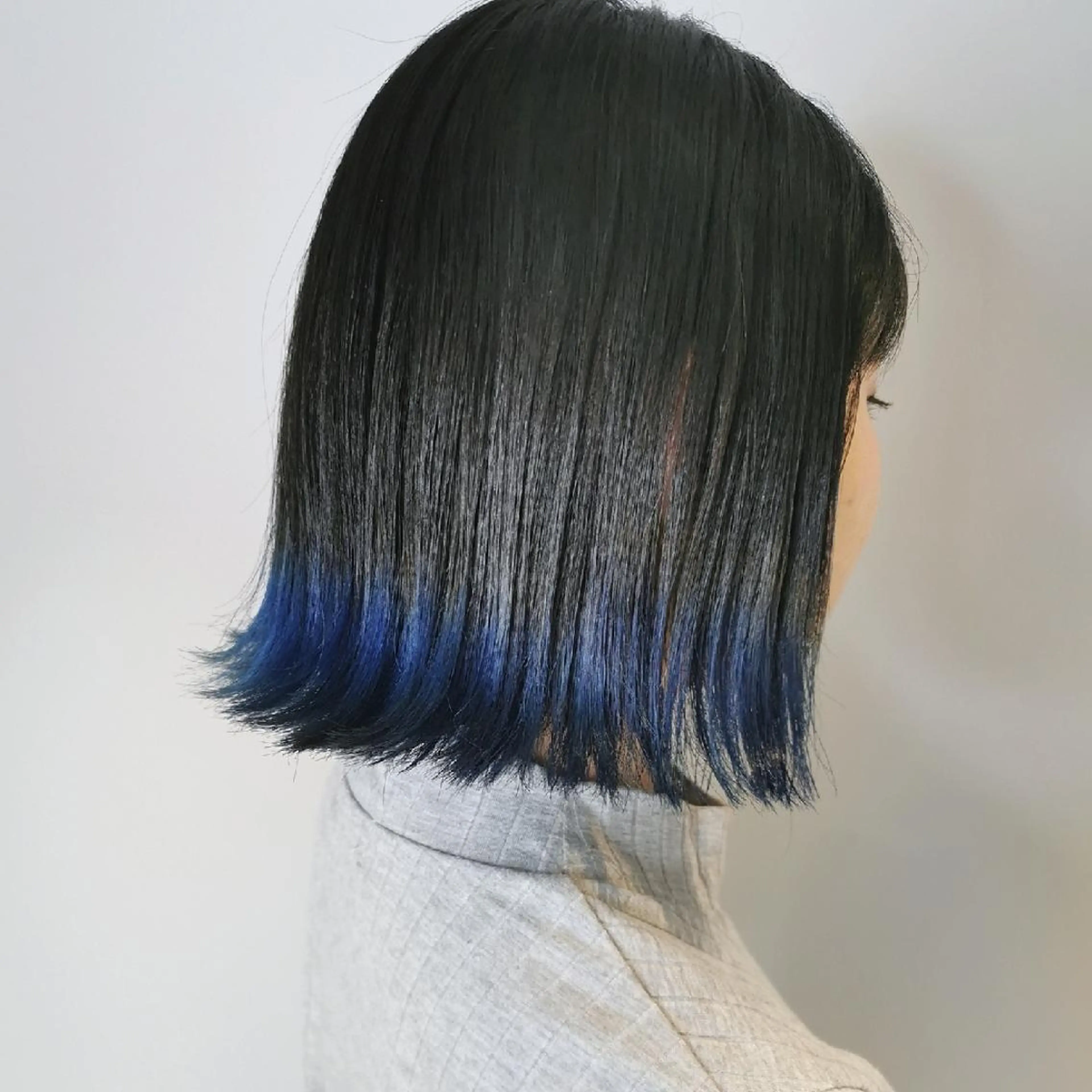 ショート カラー ブルーカラー レイヤー/髪質改善カ ラ-🤍津田奈々美‎のヘアスタイル