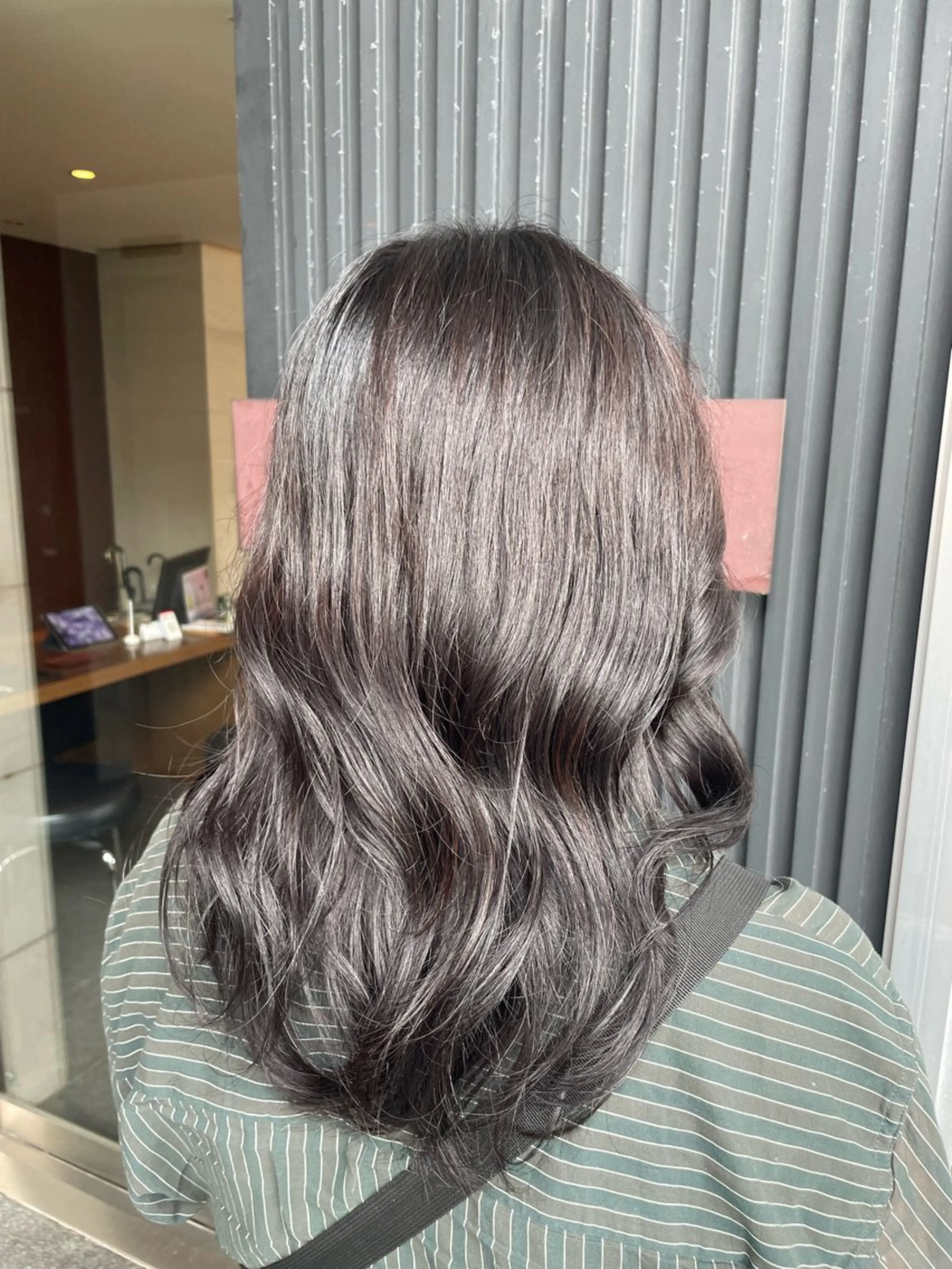 ロング カラー パープルカラー 畠山 莉緒のヘアスタイル