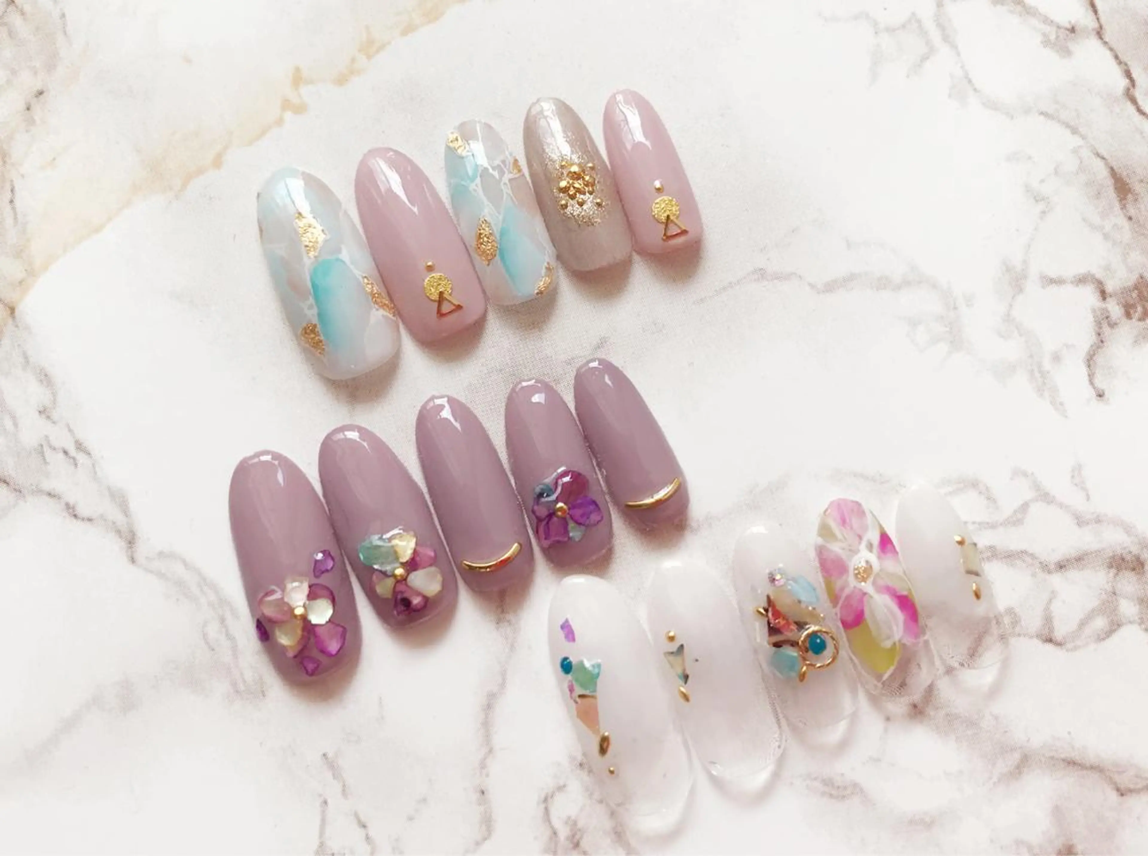 ネイル アートネイル stay goldのネイルデザイン