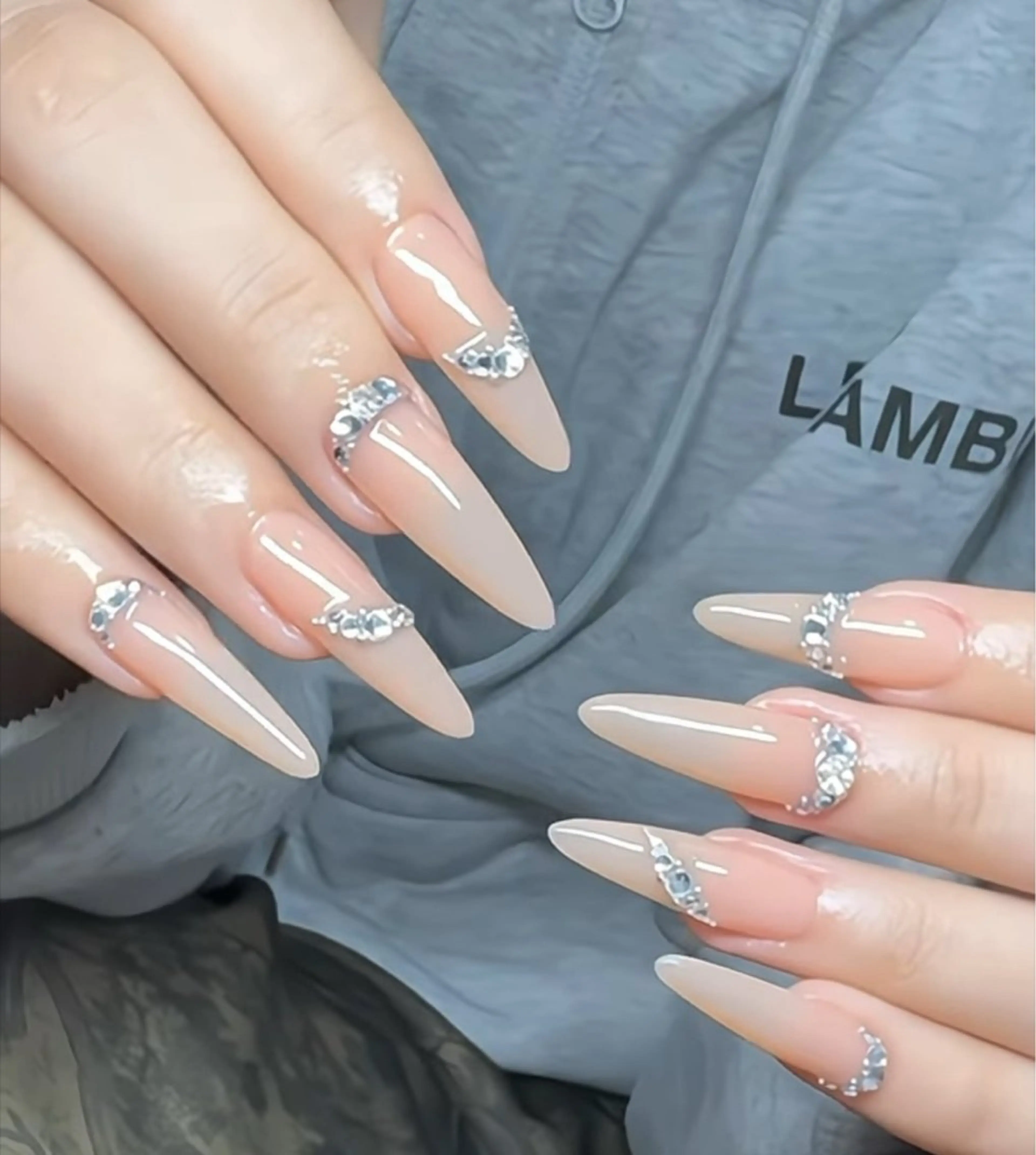 ネイル アートネイル 長さ出し ジェルネイル マグネットネイル ニュアンスネイル Kanao_ CloudyChanのネイルデザイン