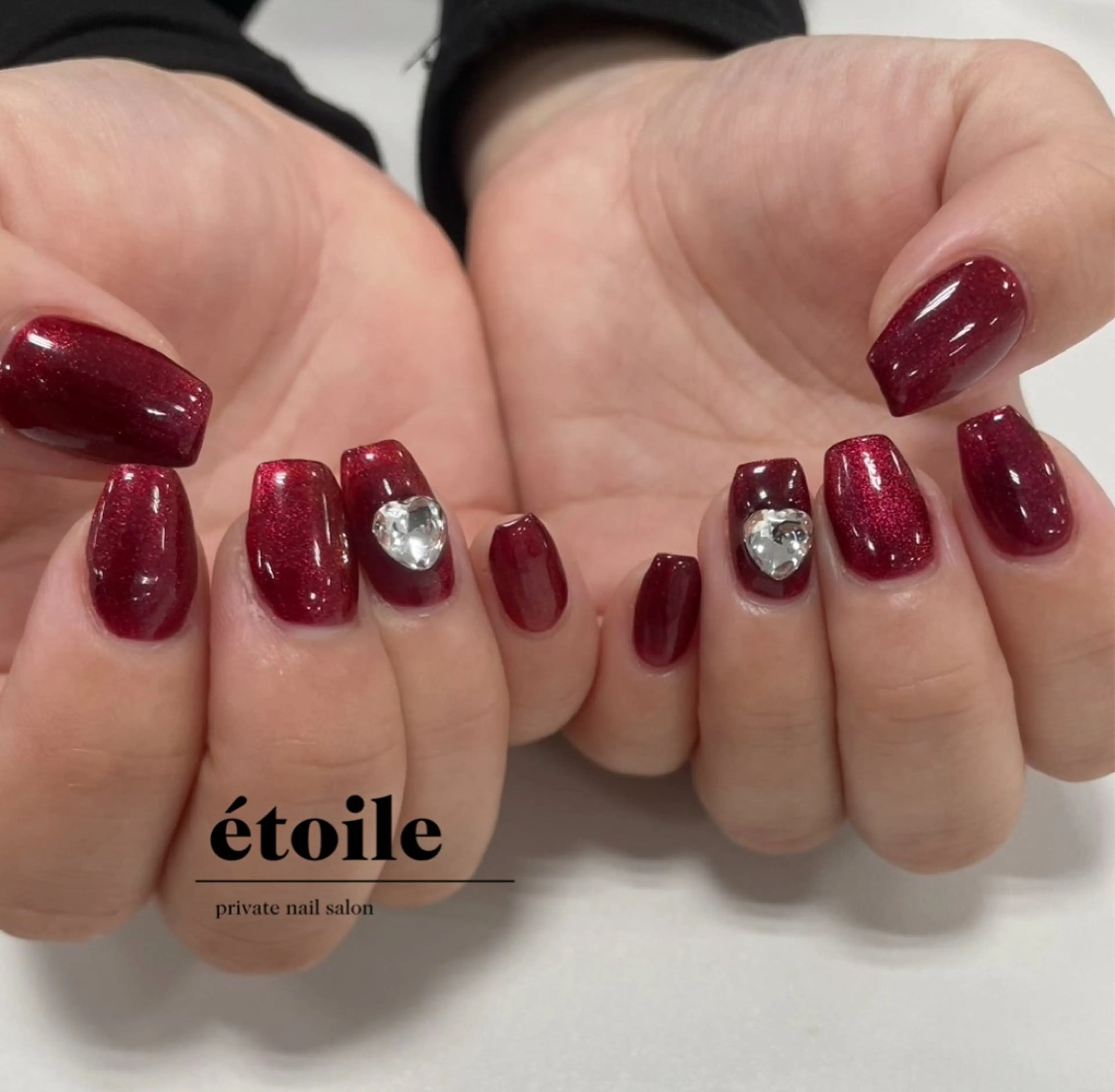 ネイル マグネットネイル 赤色 ハンドネイル étoile ｜ayaのネイルデザイン