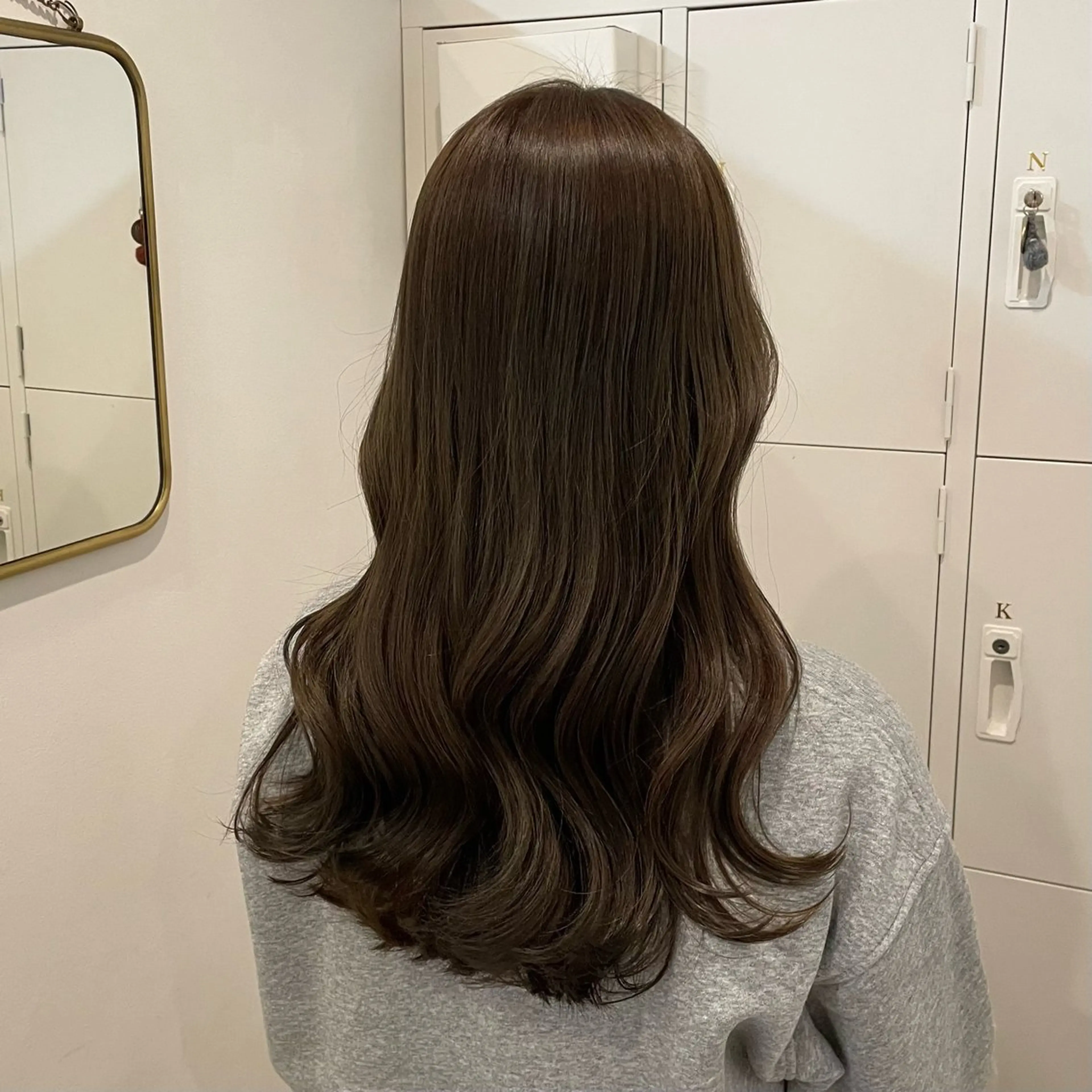 ロング canon/ベージュ /透明感カラーのヘアスタイル