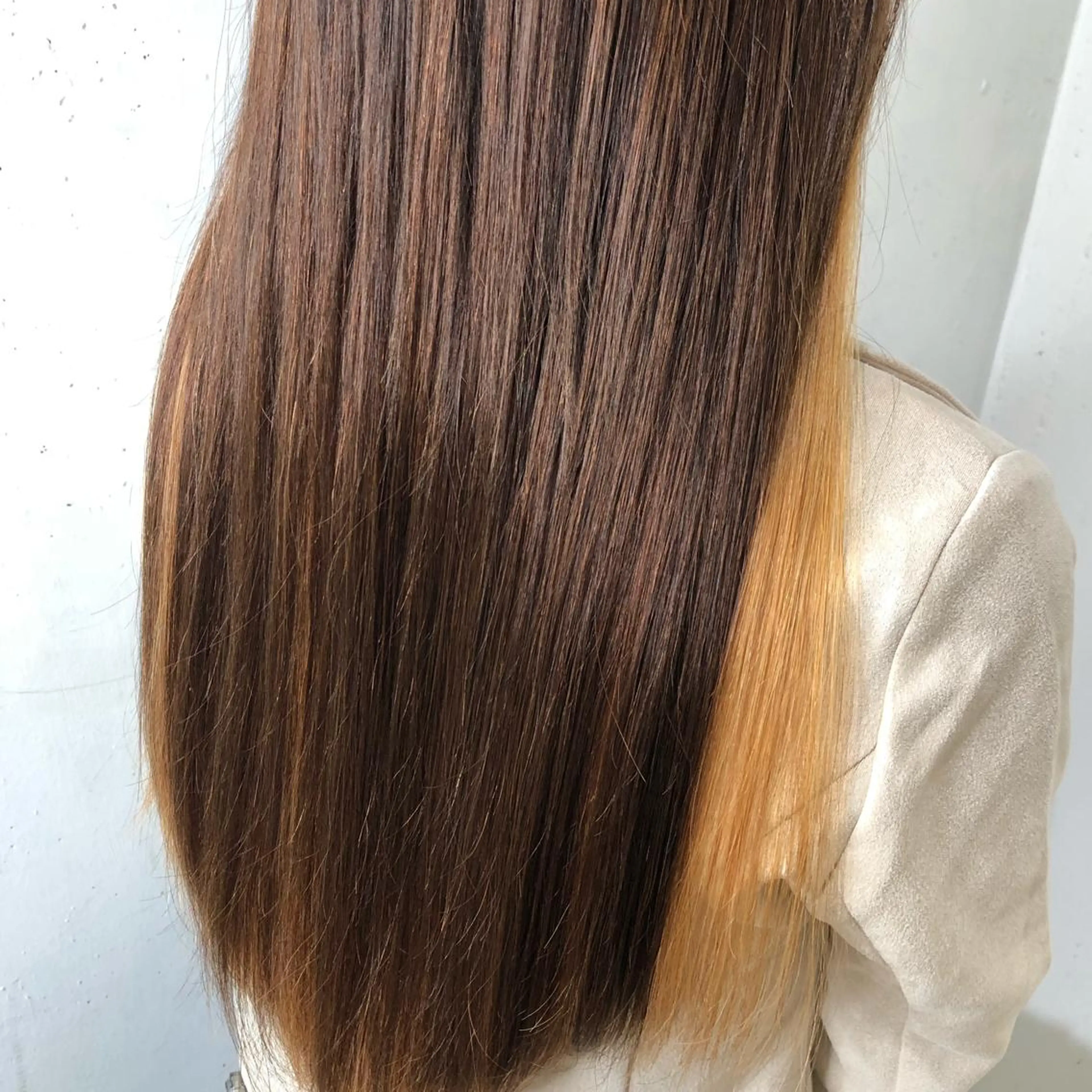 ロング カラー パーマ ヘアアレンジ 八巻 晴香のヘアスタイル