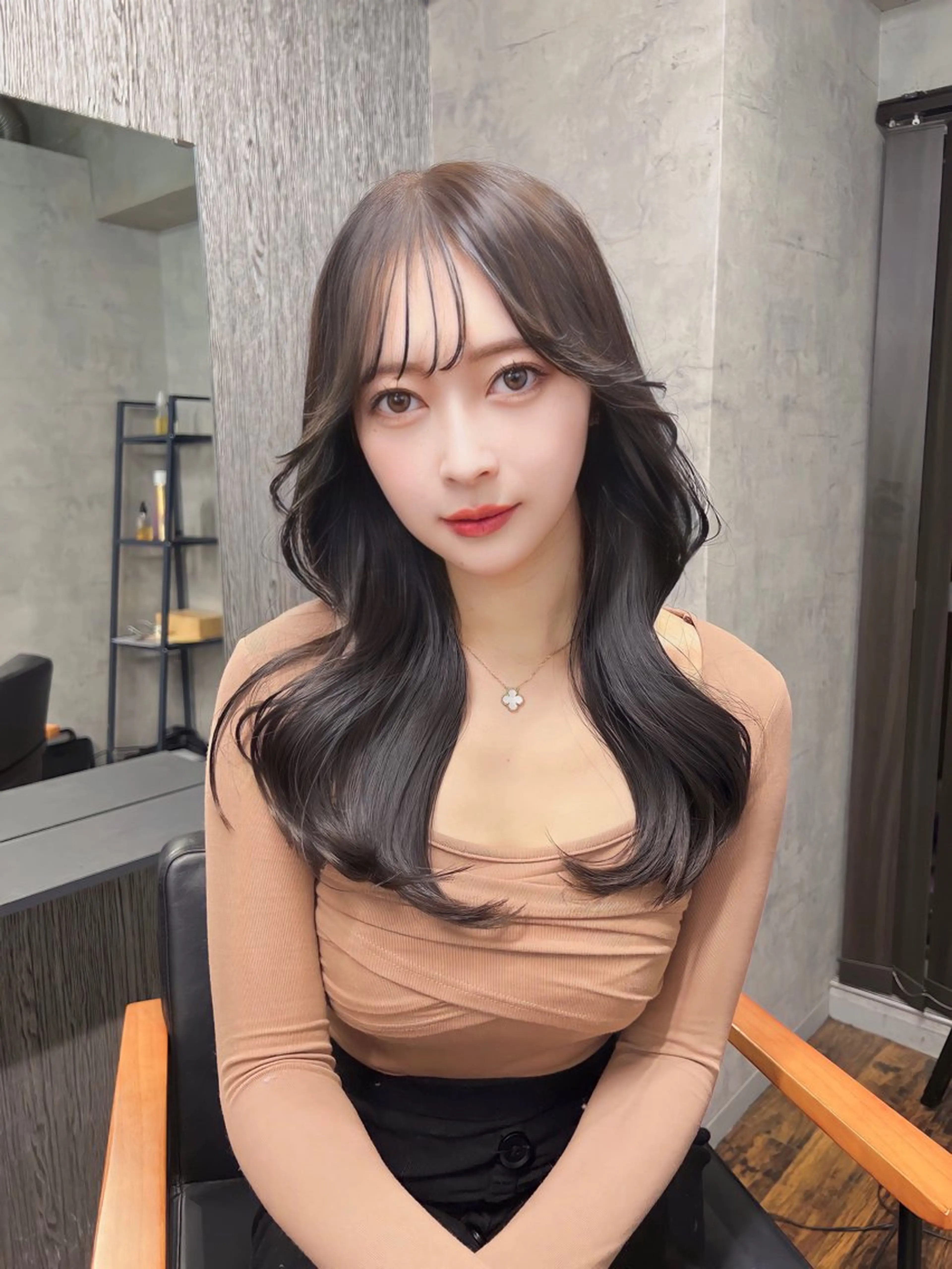 ロング カラー ヘアアレンジ カット ヘアカラー トリートメント ヘッドスパ ヘアセット 韓国レイヤー ハッシュ🤍渋谷のヘアスタイル