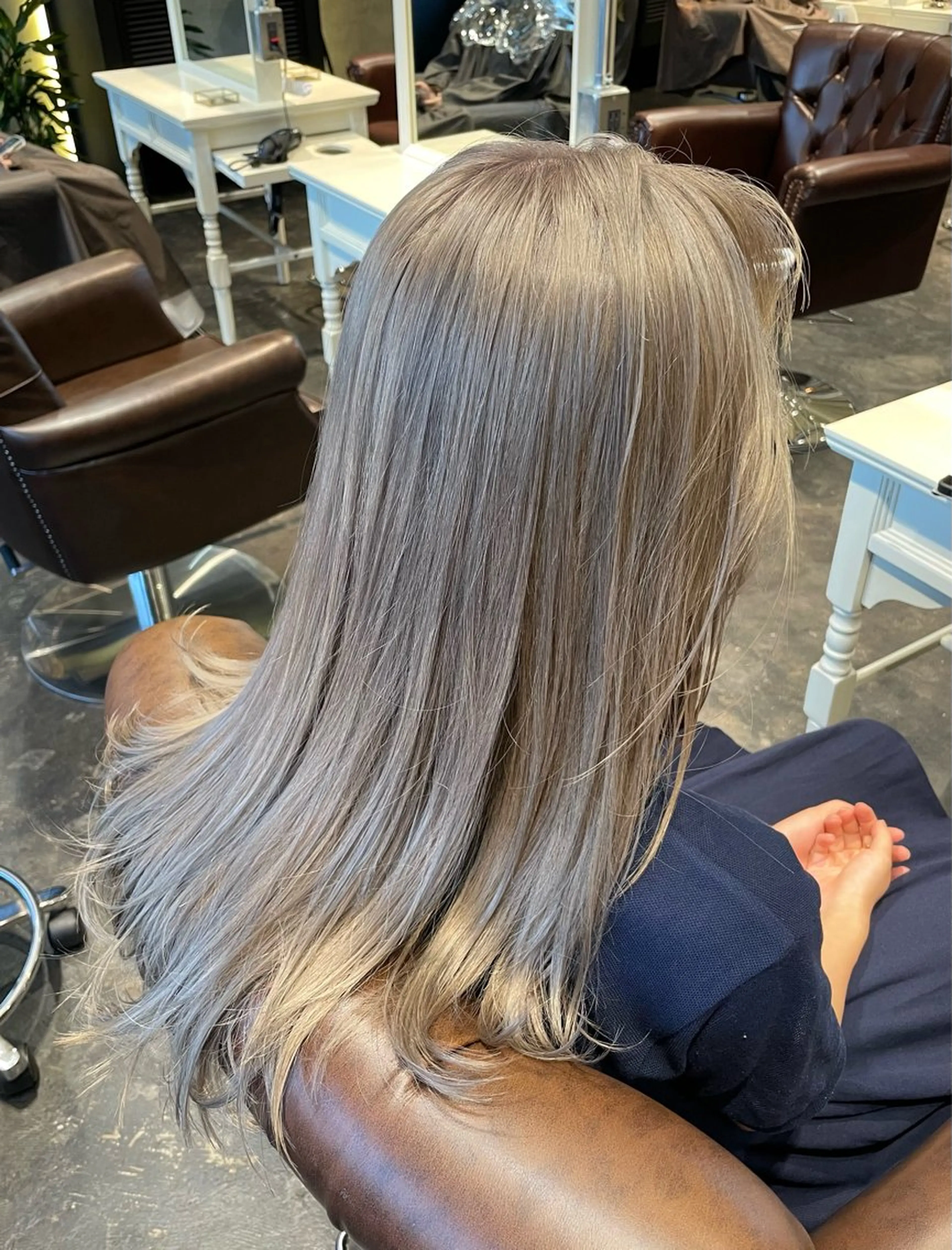 ロング カラー ベージュカラー ブリーチ 透明感カラー ホワイトベージュ カット ヘアカラー ナイン所属・韓国風ヘア🇰🇷 似合わせ/三島将輝のヘアスタイル