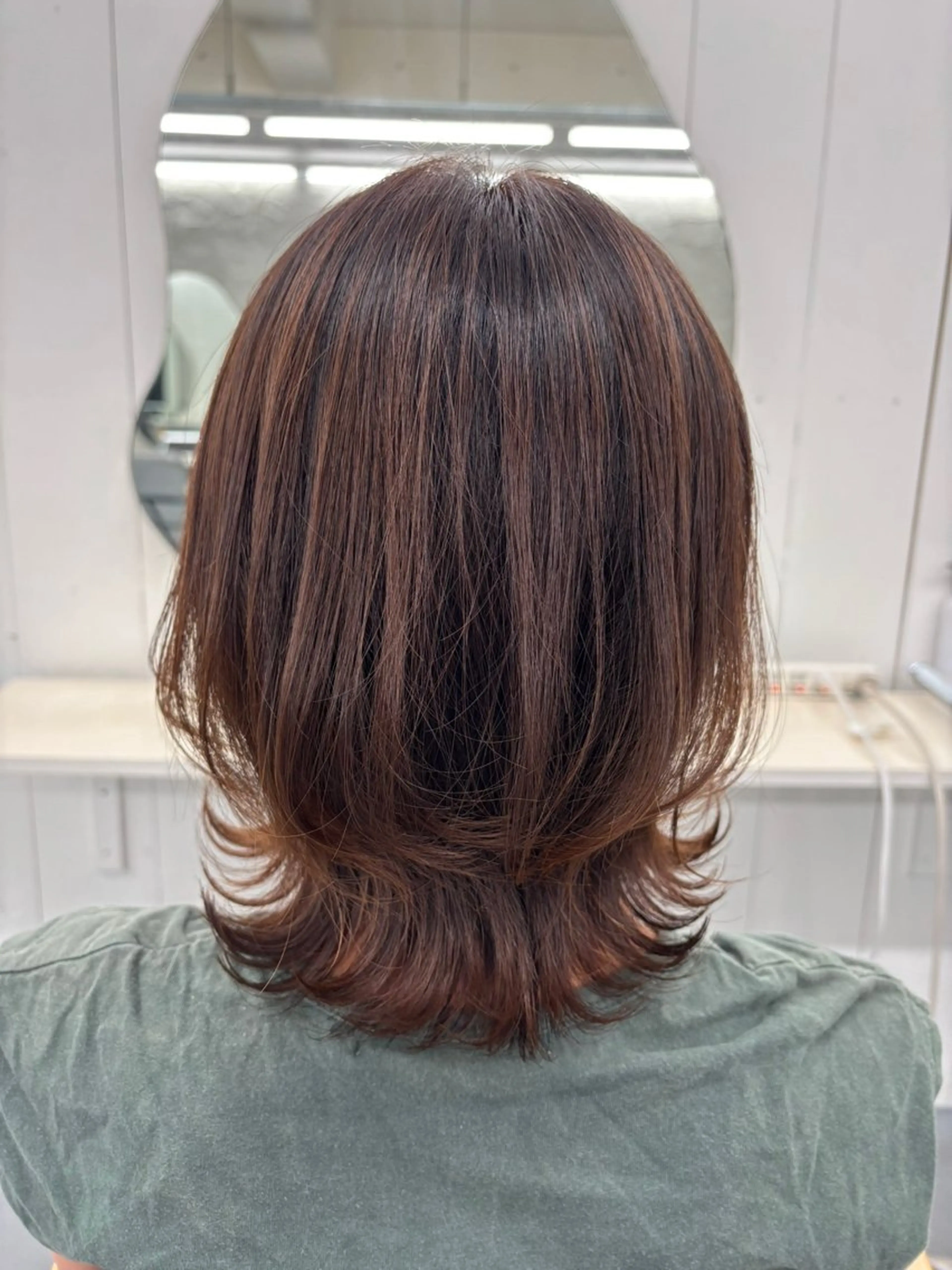 ミディアム カット トリートメント 腰越 麻奈のヘアスタイル
