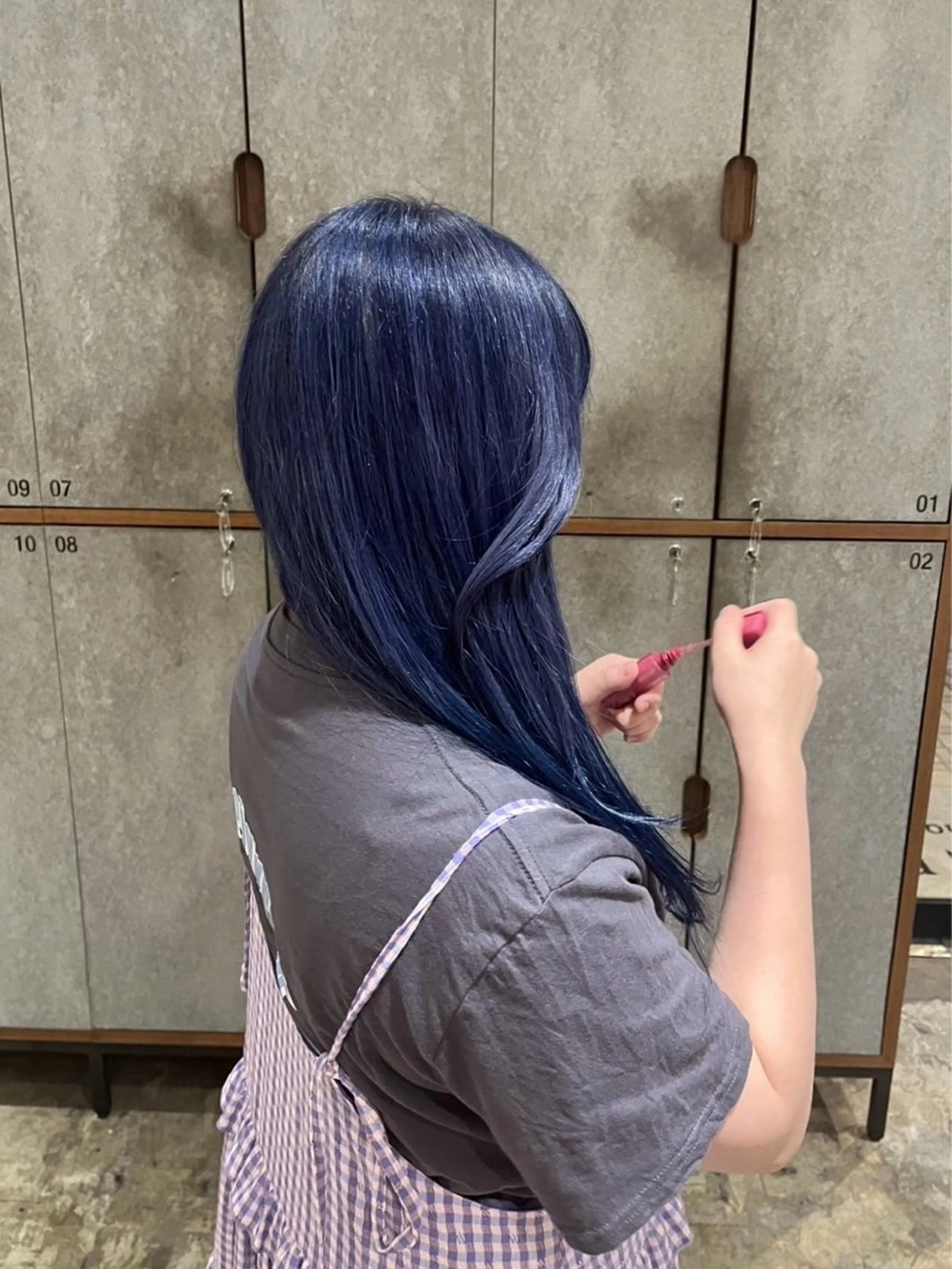 ロング カラー 透明感カラー ネイビーカラー ヘアカラー 𝙮𝙪-𝙧𝙞｡ 透け感color🌙のヘアスタイル