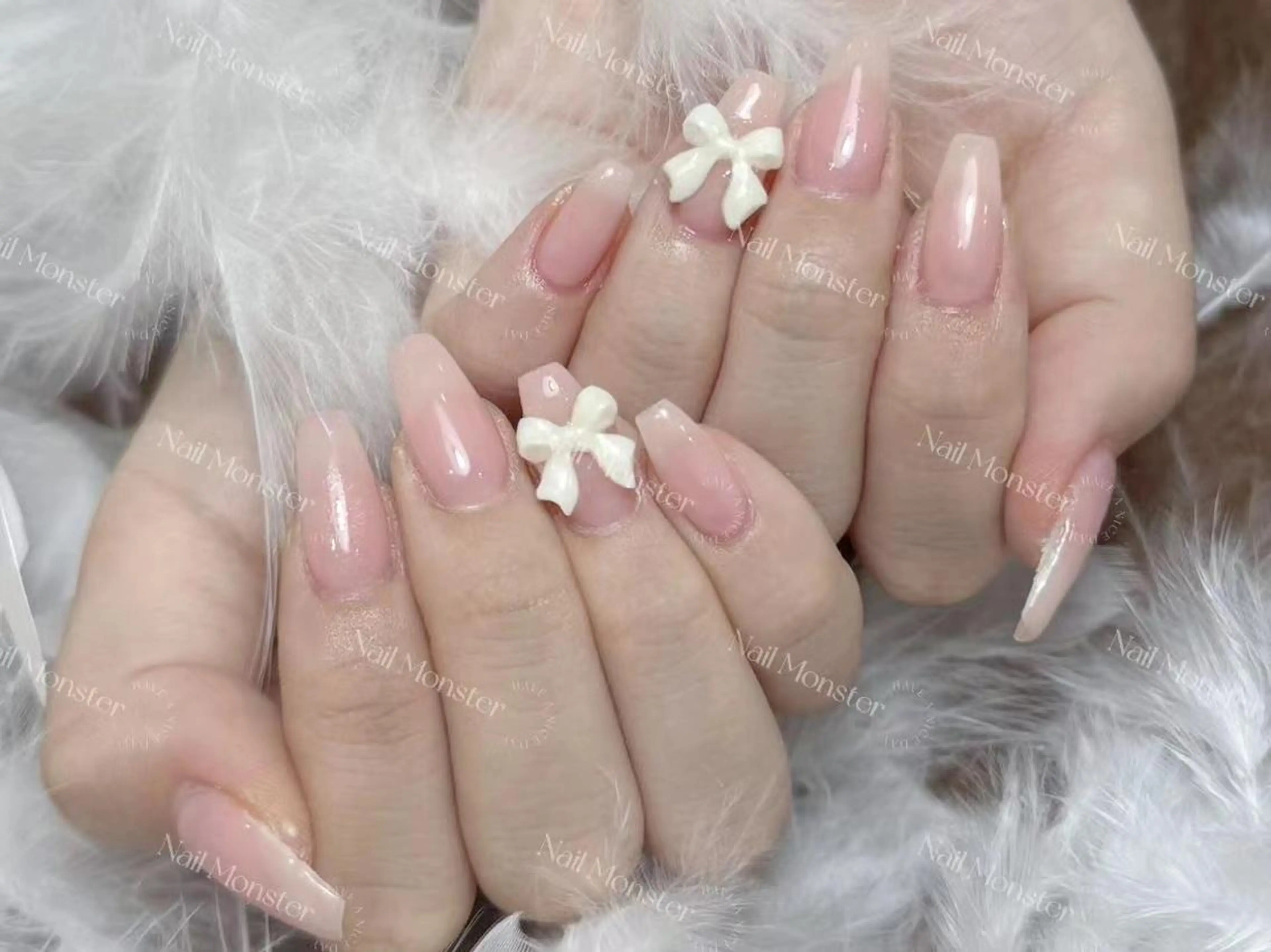 ソフトジェルオフ無料❤✨ハンド　長さ出しワンカラー＋２本デザイン9980の写真