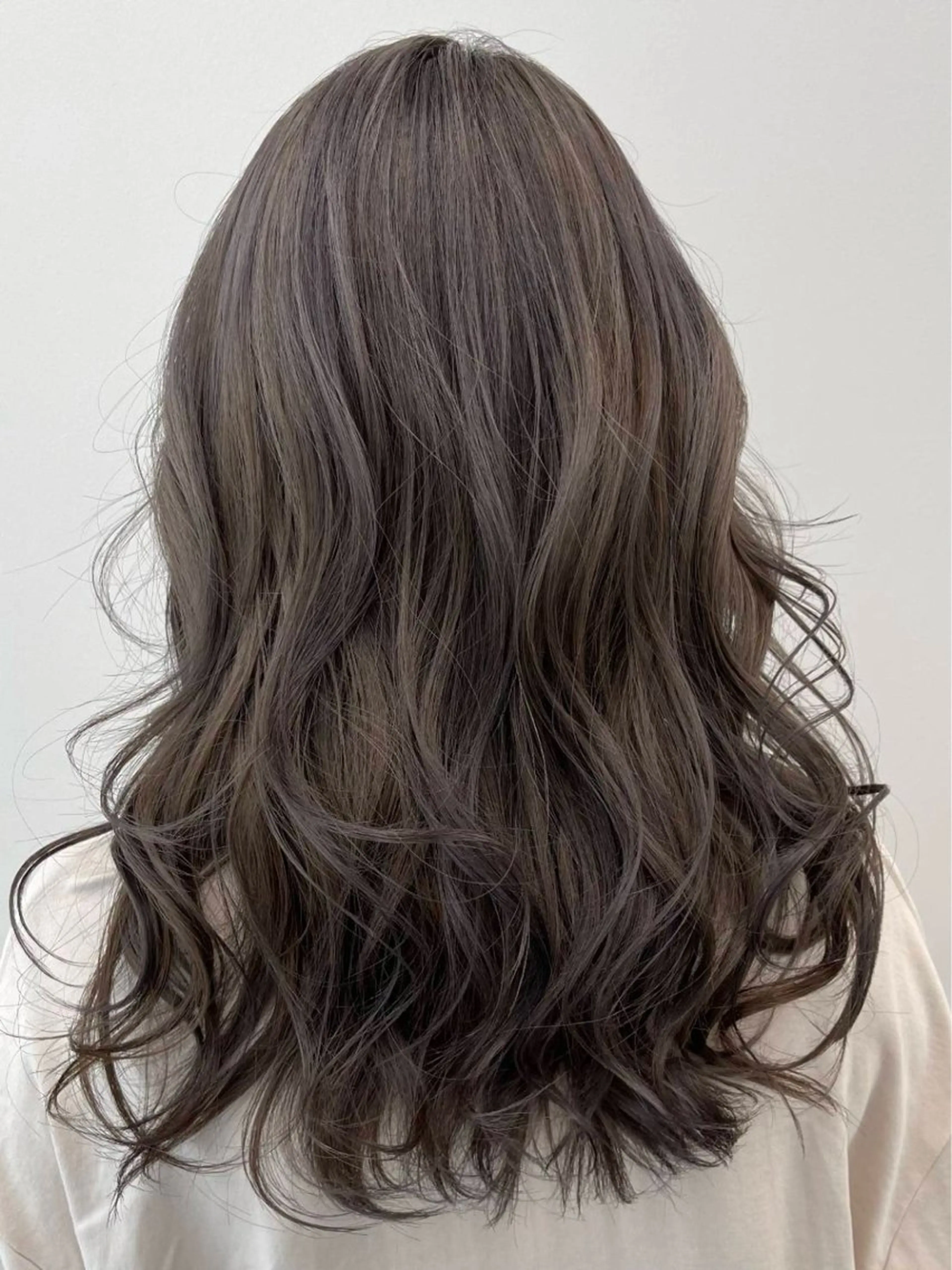 ミディアム カット ヘアカラー トリートメント Cielo by Siestaのヘアスタイル