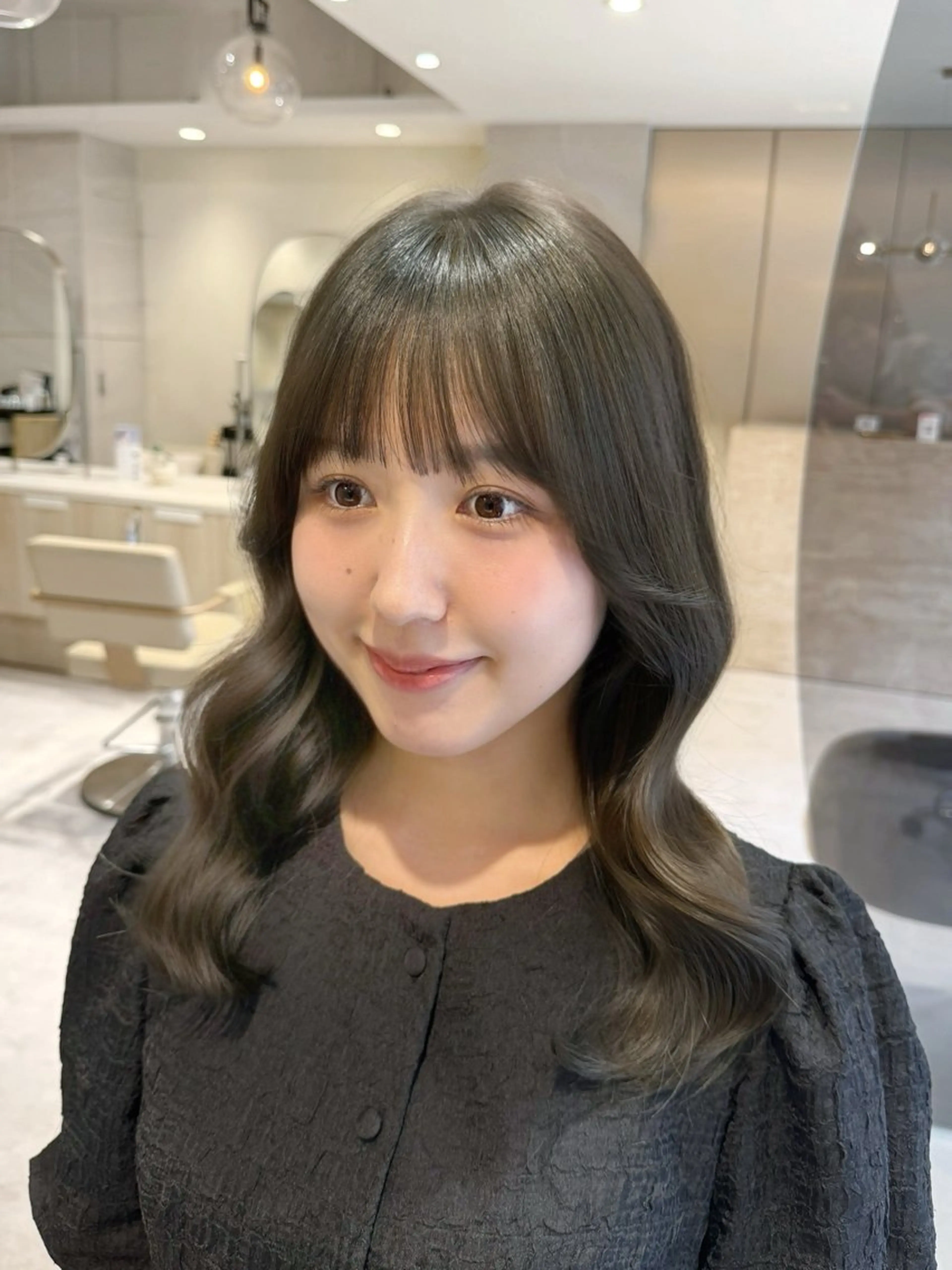 セミロング カラー アッシュ アッシュグレー イルミナカラー カット ヘアカラー トリートメント ブリーチなしダブル カラー🧸🐺陽介のヘアスタイル