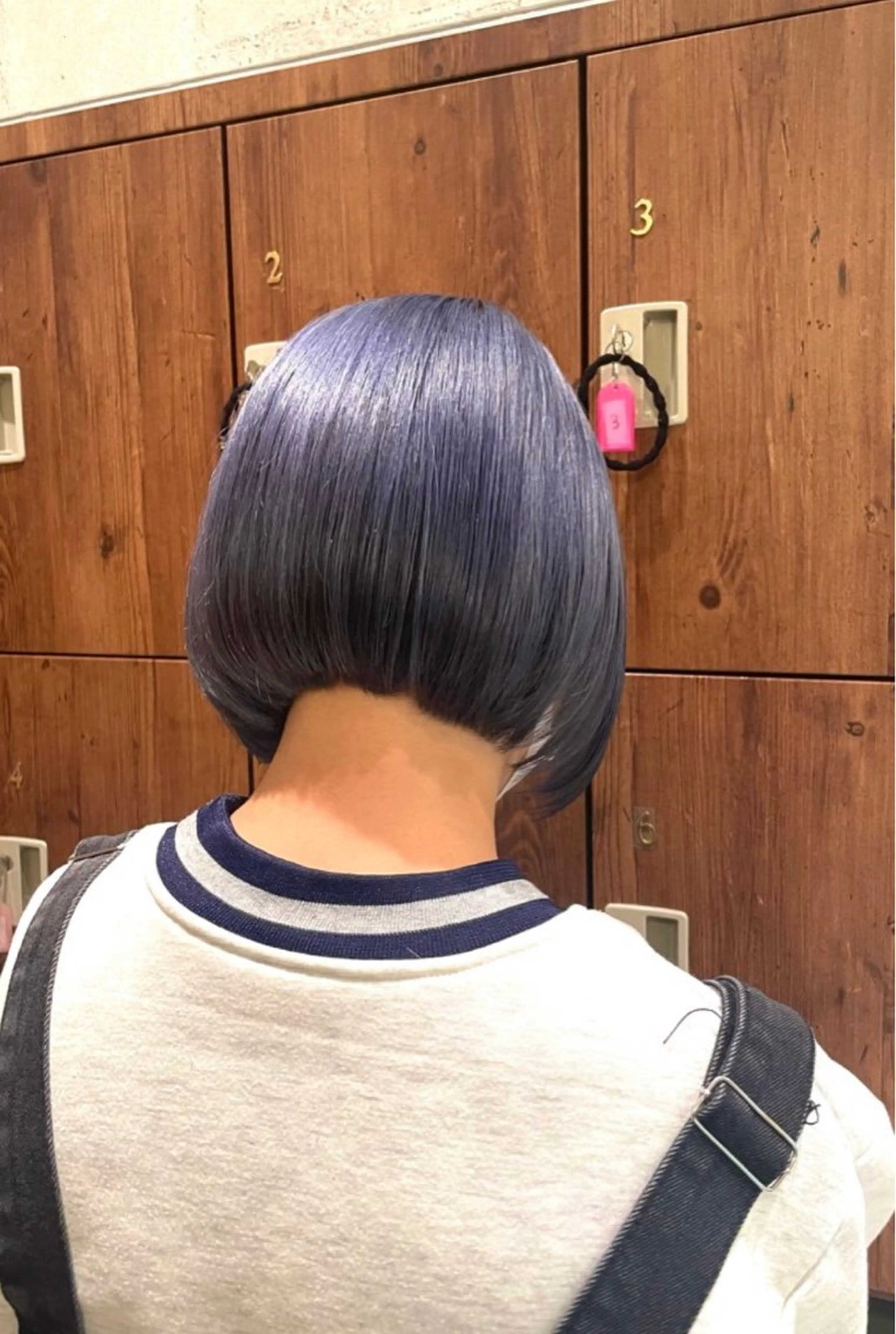 ショート カラー アイジマヒロ vagueのヘアスタイル