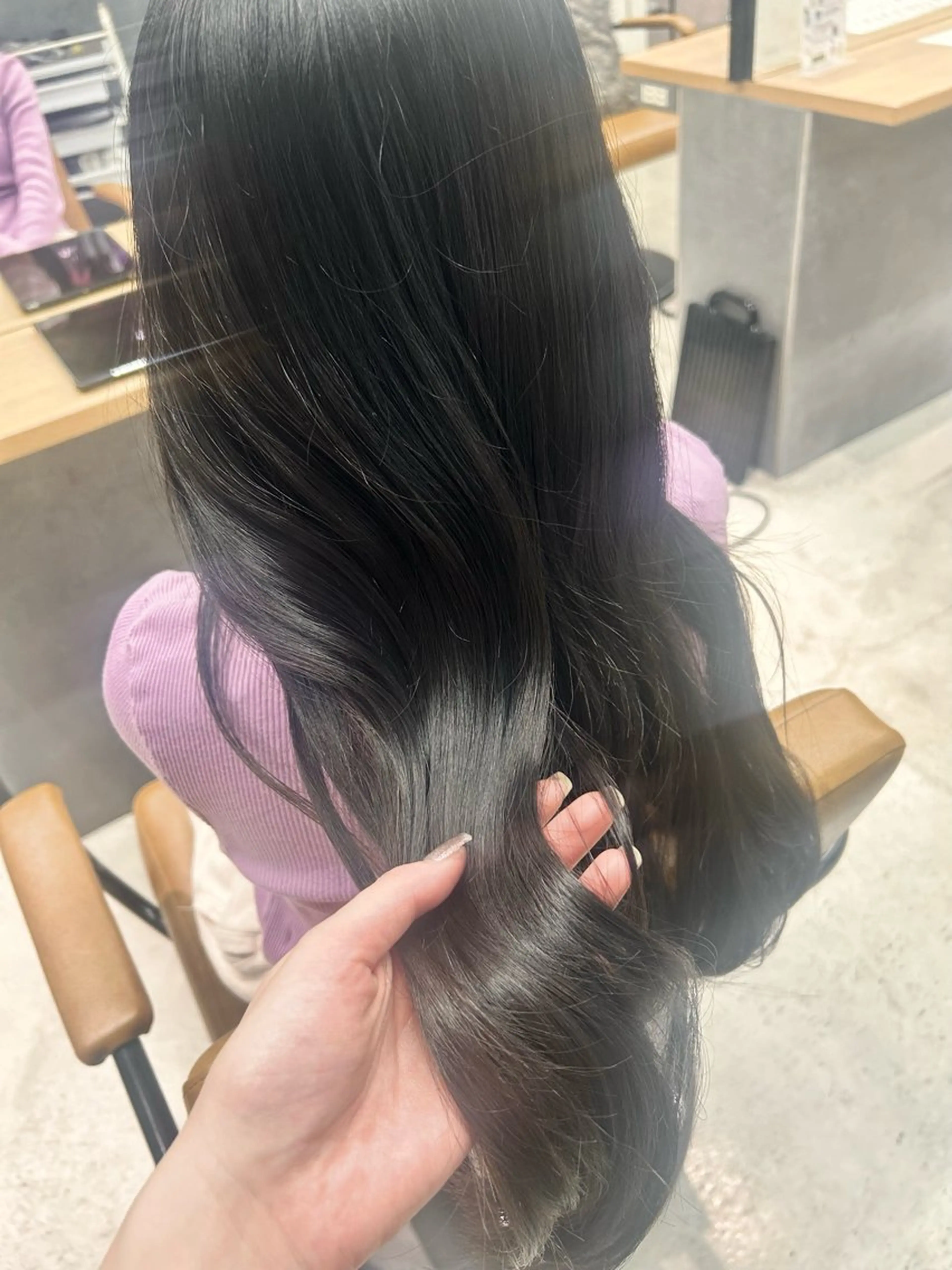 ロング カラー カット ヘアカラー トリートメント 山形 紗奈のヘアスタイル