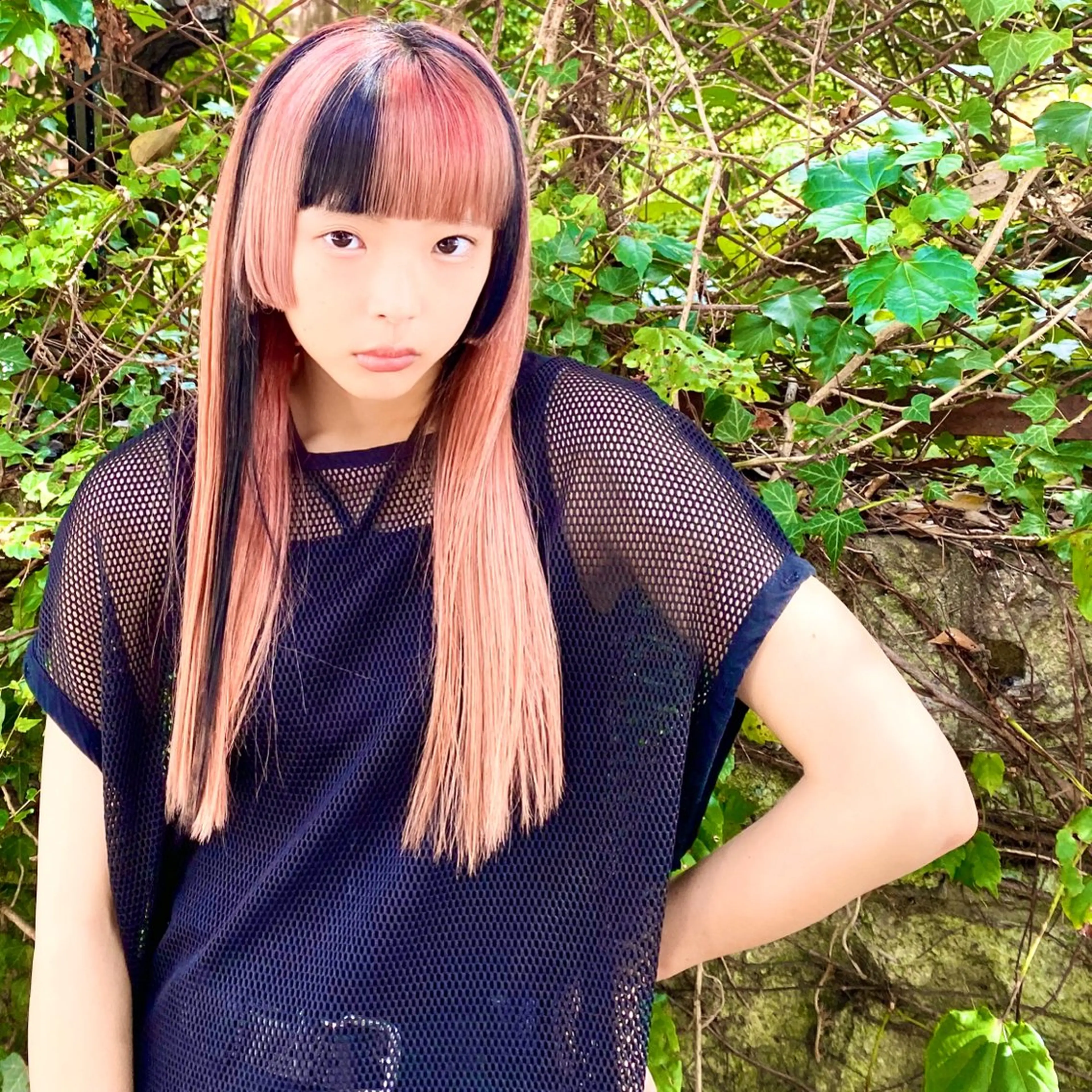 ロング カラー ダークグレー デザインカラー ピンクカラー 顔周りカット カット ヘアカラー トリートメント ✨髪質改善職人✨ デザインカラー/若林のヘアスタイル