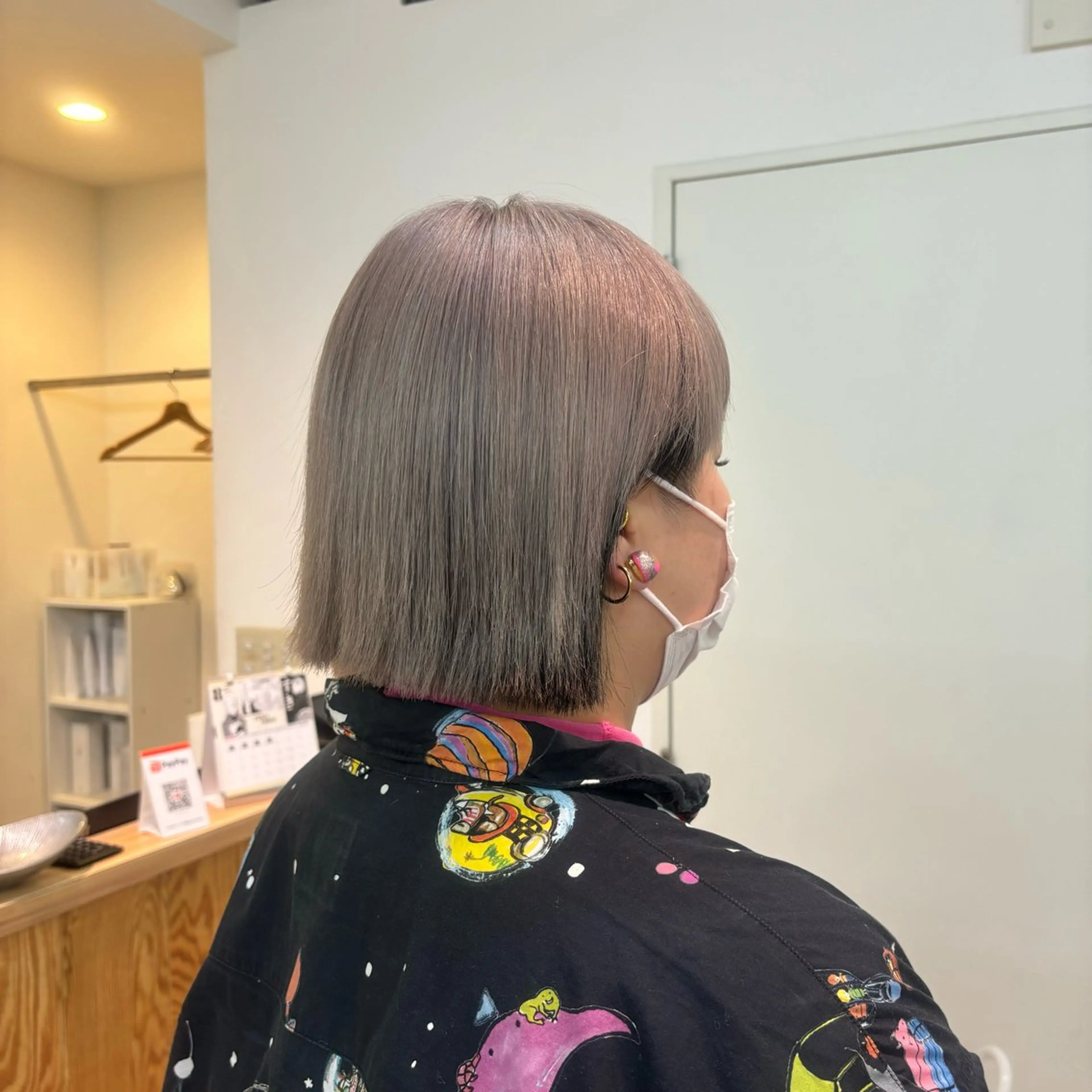 ショート カラー ブリーチ ヘアカラー 室谷 ゆりあのヘアスタイル
