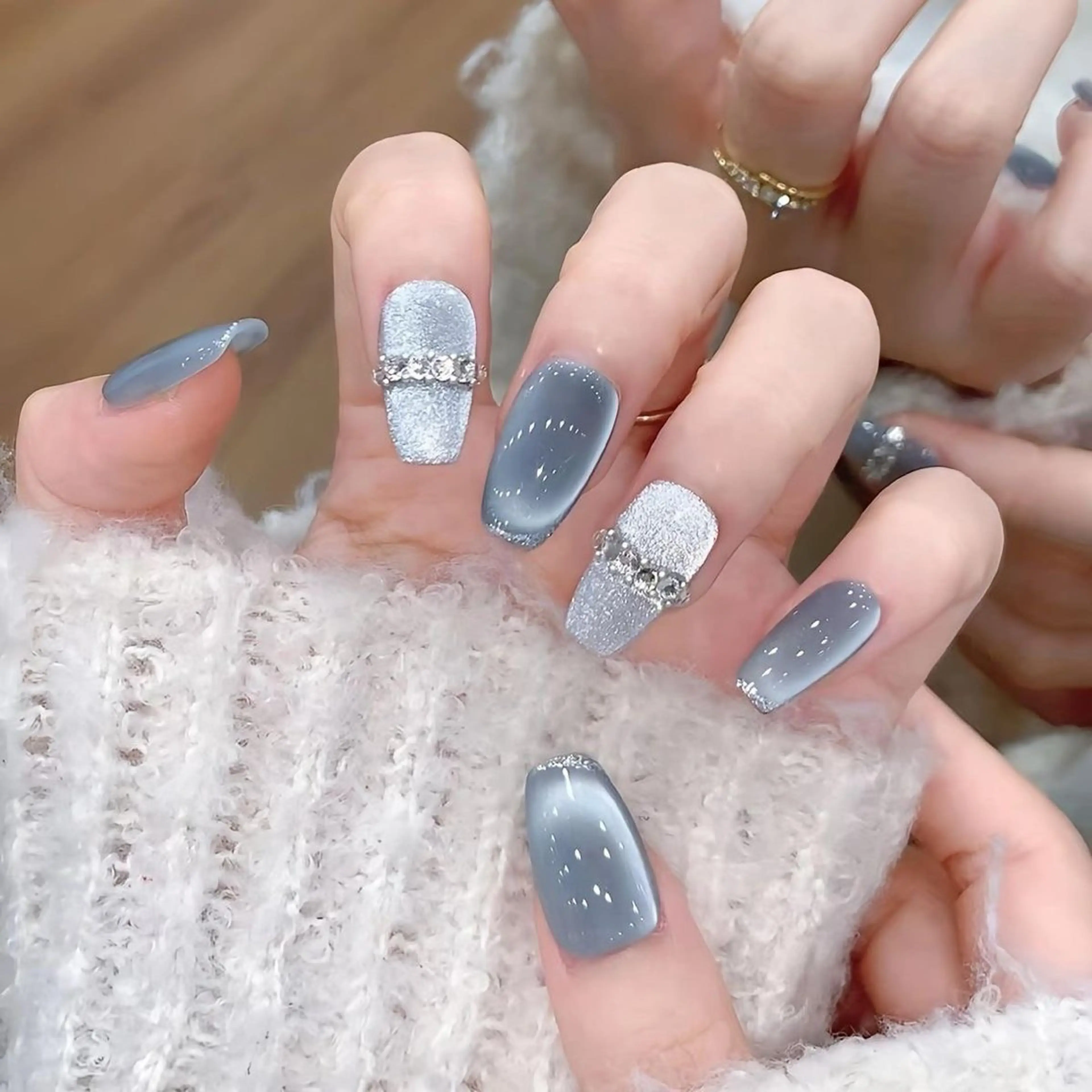 ネイル 長さ出し フレンチネイル グラデーション 卒業式 マグネットネイル ハンドネイル MIHANA NAILのネイルデザイン