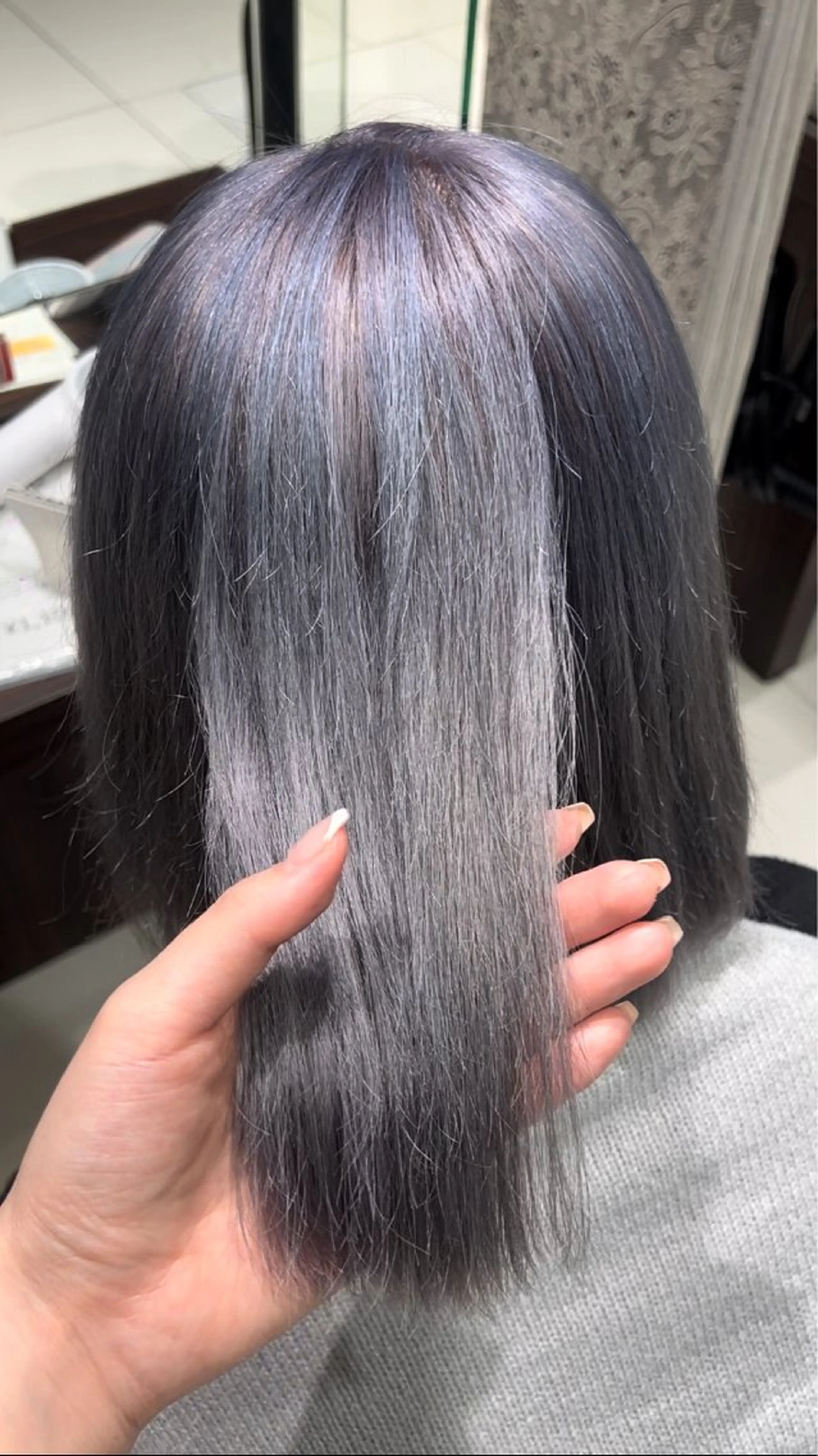 ミディアム カラー ミストバング 黒髪 ブリーチ デザインカラー  フェイスフレーミング SEA BELLE YASUのヘアスタイル