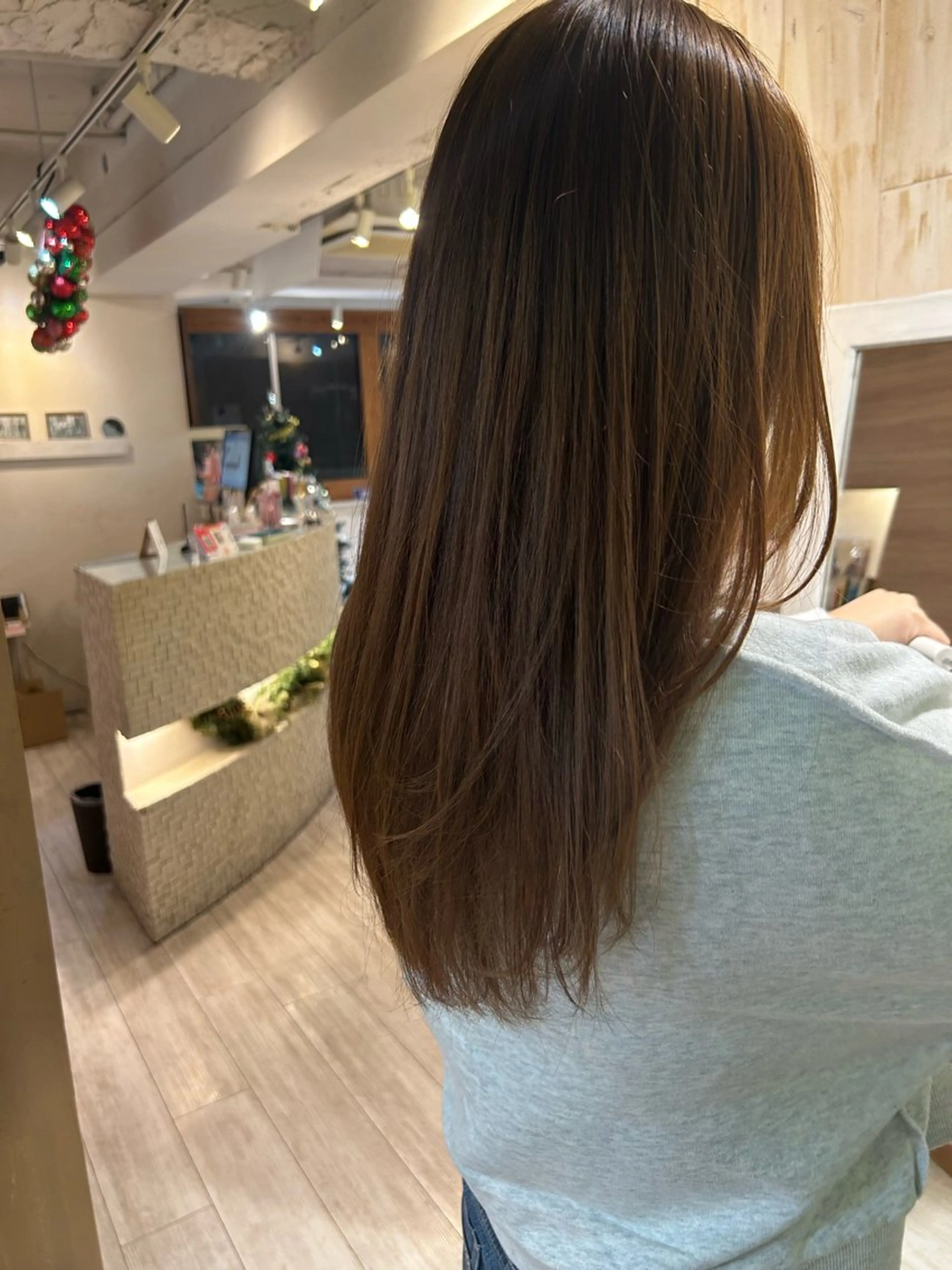 ロング カラー 顔周りカット ハイレイヤー レイヤーカット カット ヘアカラー 宮川 桃英のヘアスタイル