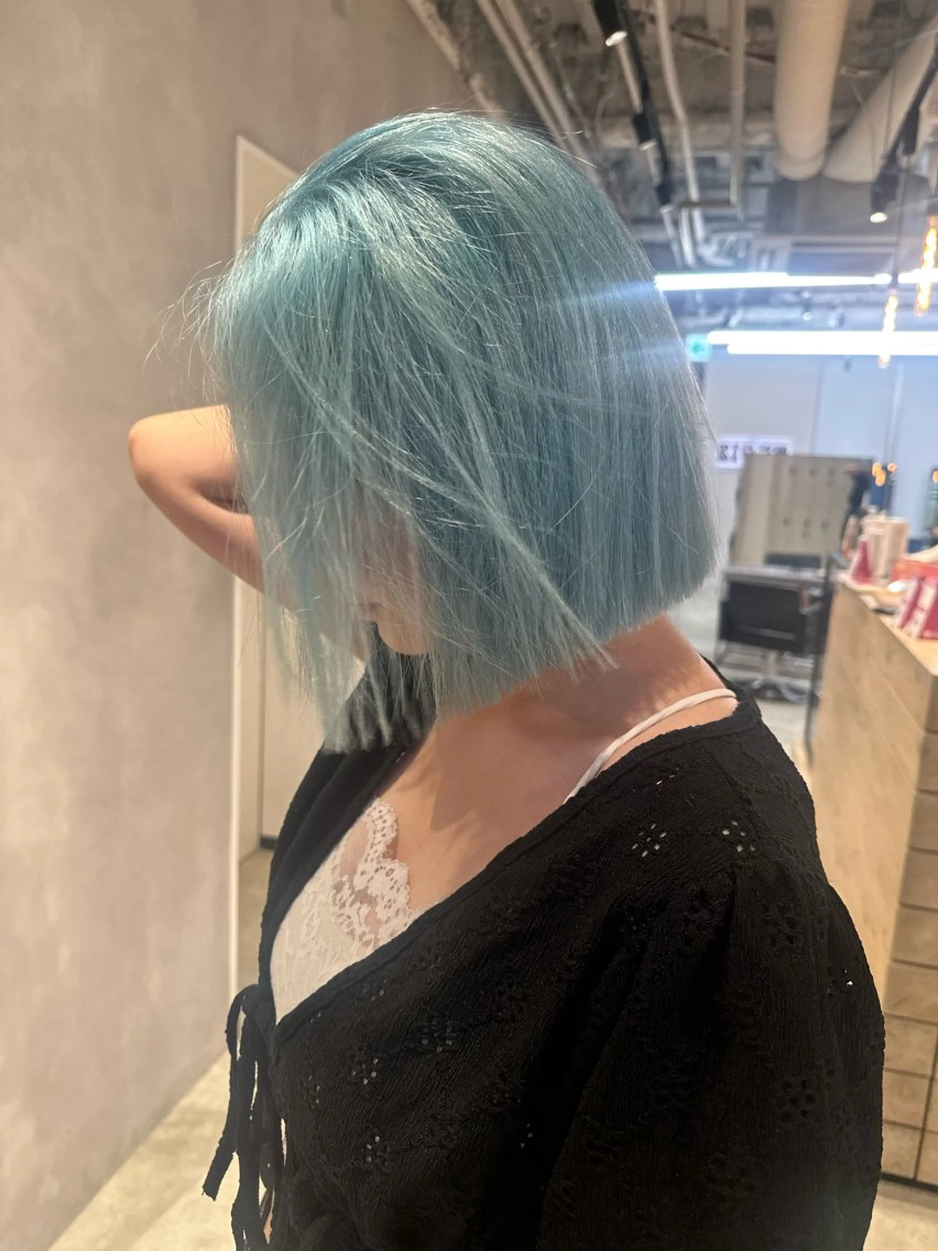 ショート カラー ブリーチ ブルーカラー ケアブリーチ ダブルカラー ハイトーンカラー 似合わせ小顔ショート /akane🐰♥️のヘアスタイル