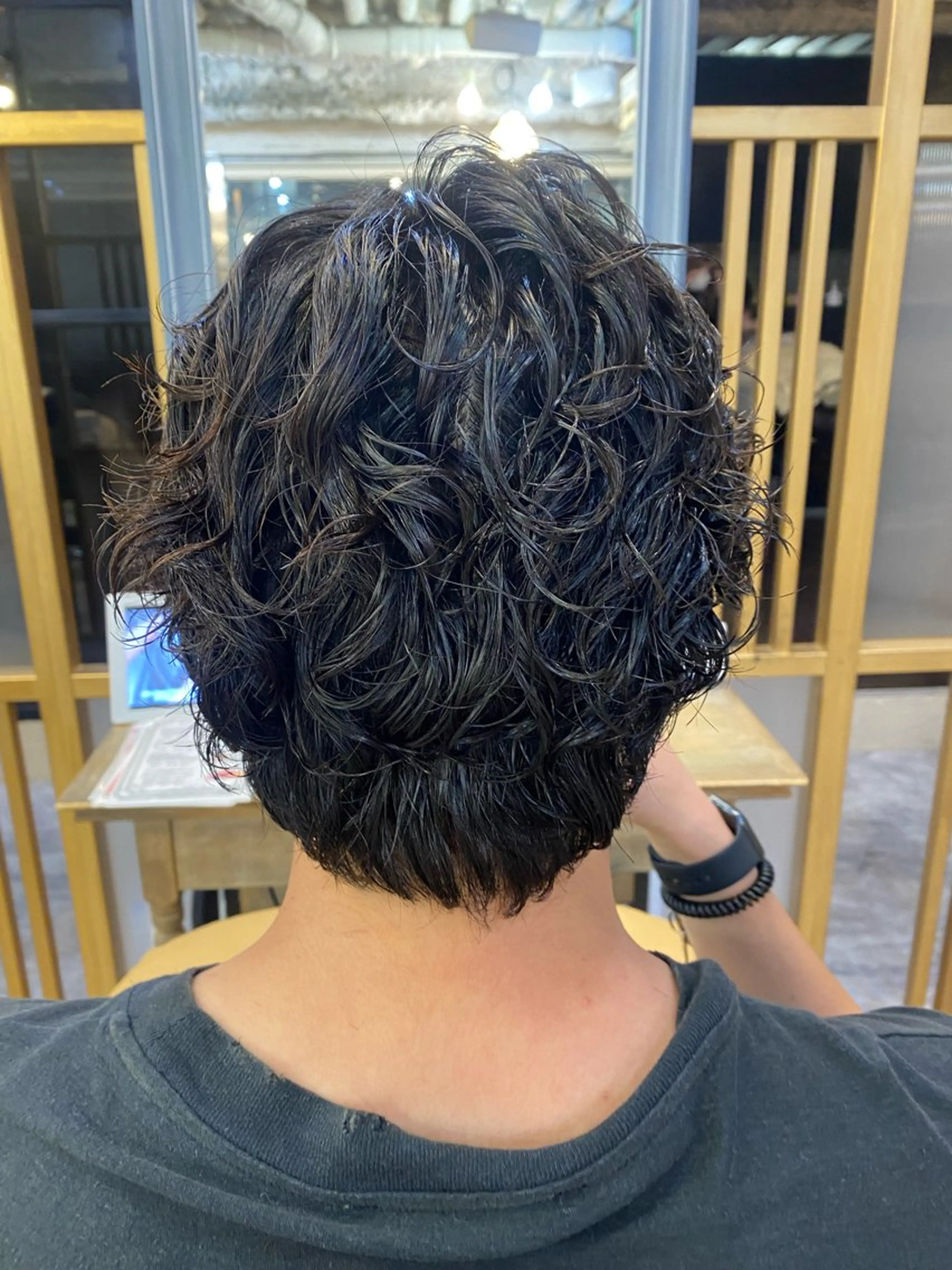 ミディアム パーマ ミディアムパーマ スパイラルパーマ カット パーマ ヤスザトアヤノ ／レイヤー／オリーブのヘアスタイル