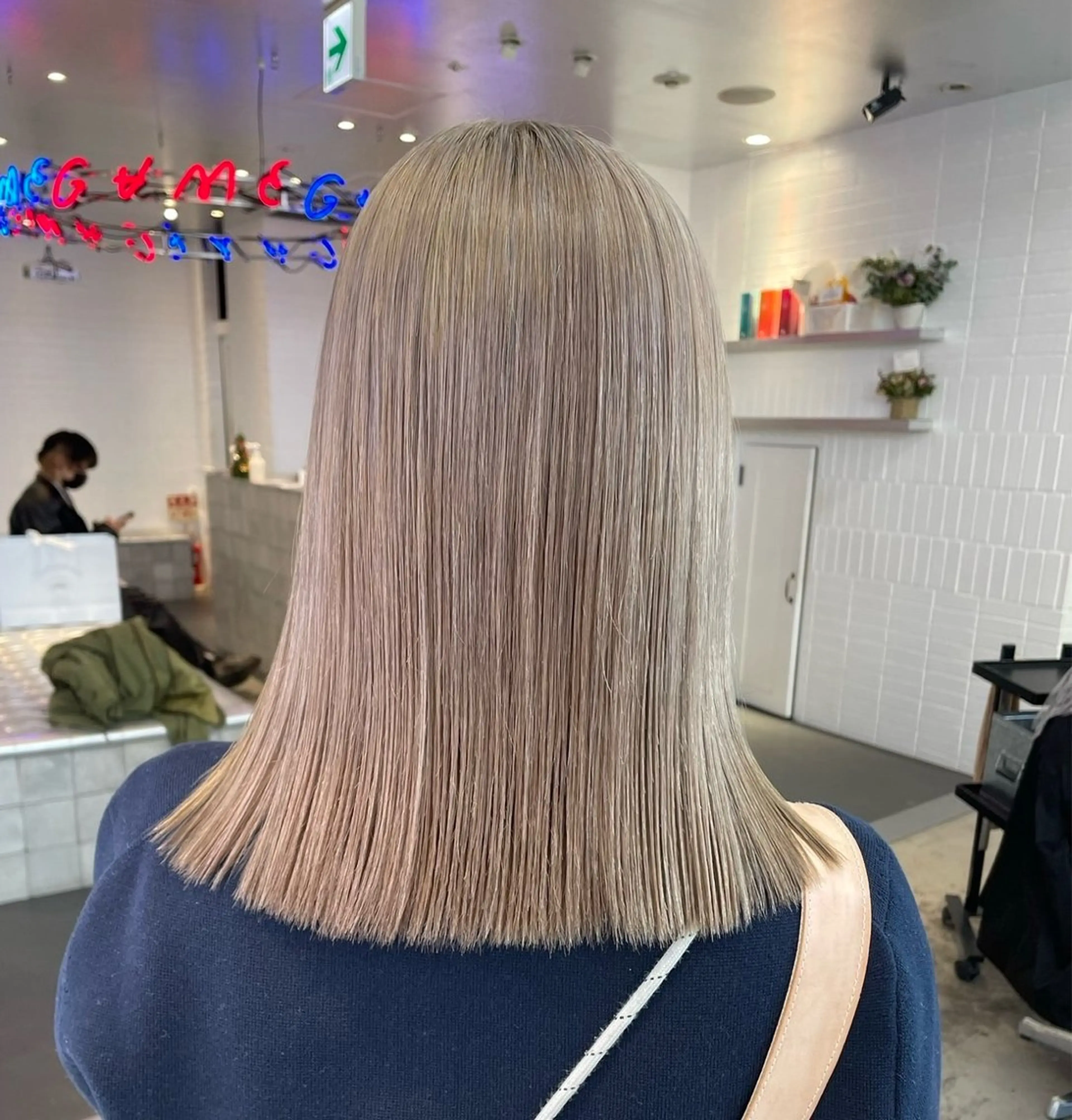 セミロング カラー ベージュカラー ミルクティーベージュ 透明感/血色カラー/ 似合せレイヤー/ゆいのヘアスタイル