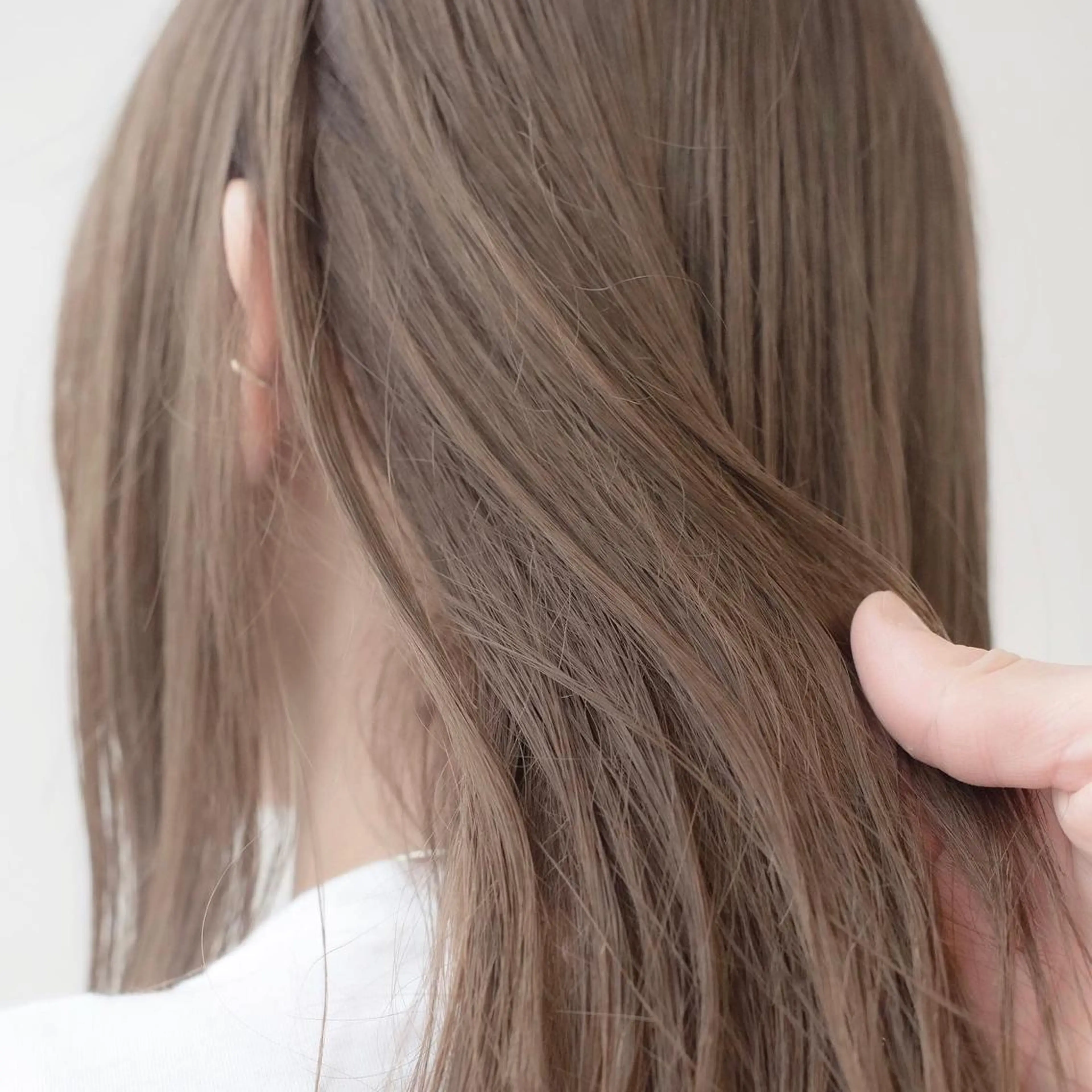 ミディアム カラー ベージュカラー ブリーチ ケアブリーチ ミルクティーベージュ SALOWIN表参道HOLON所属・土田 啓太のヘアスタイル