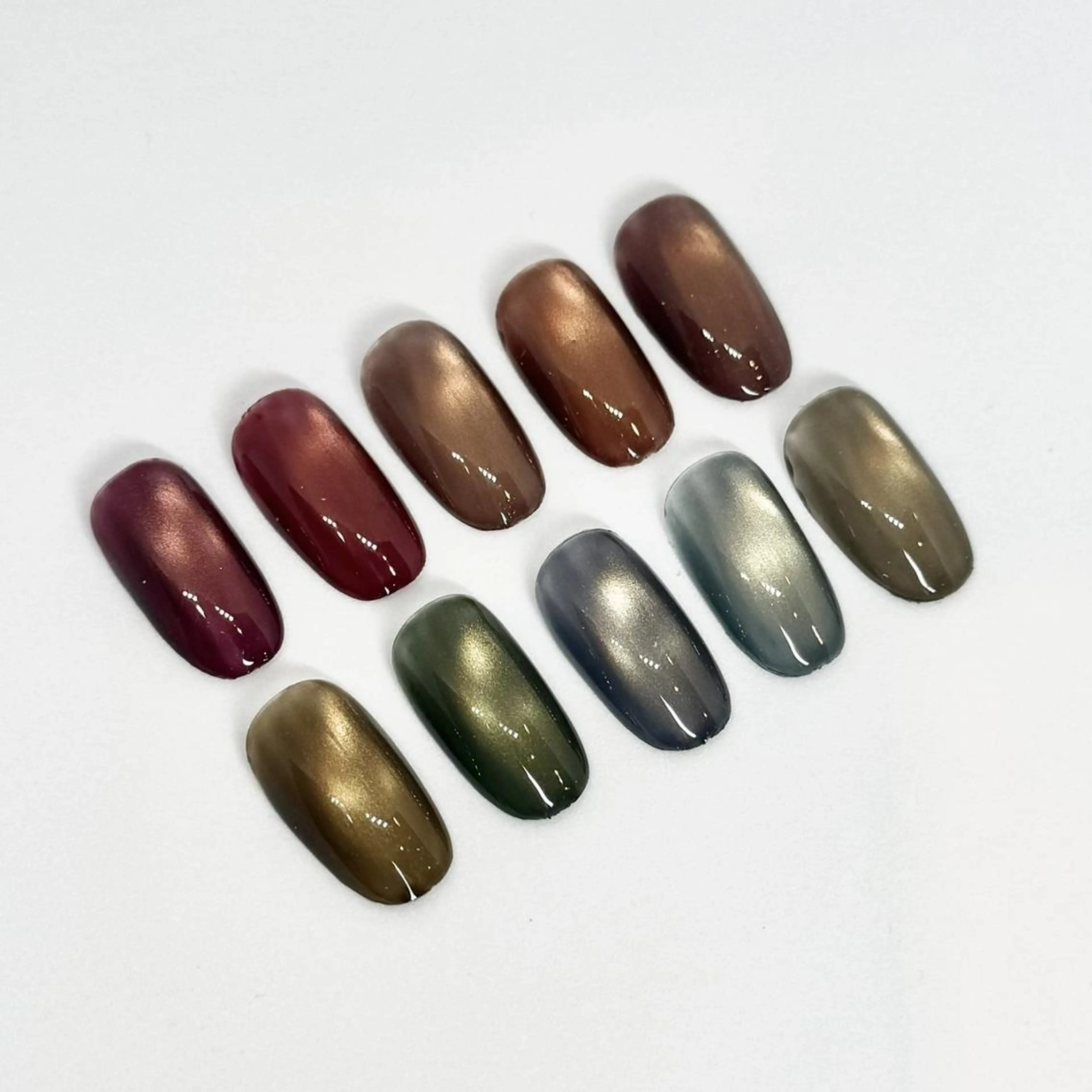 ネイル マグネットネイル ハンドネイル 【寺岡】 ロイヤル•セラピストのネイルデザイン