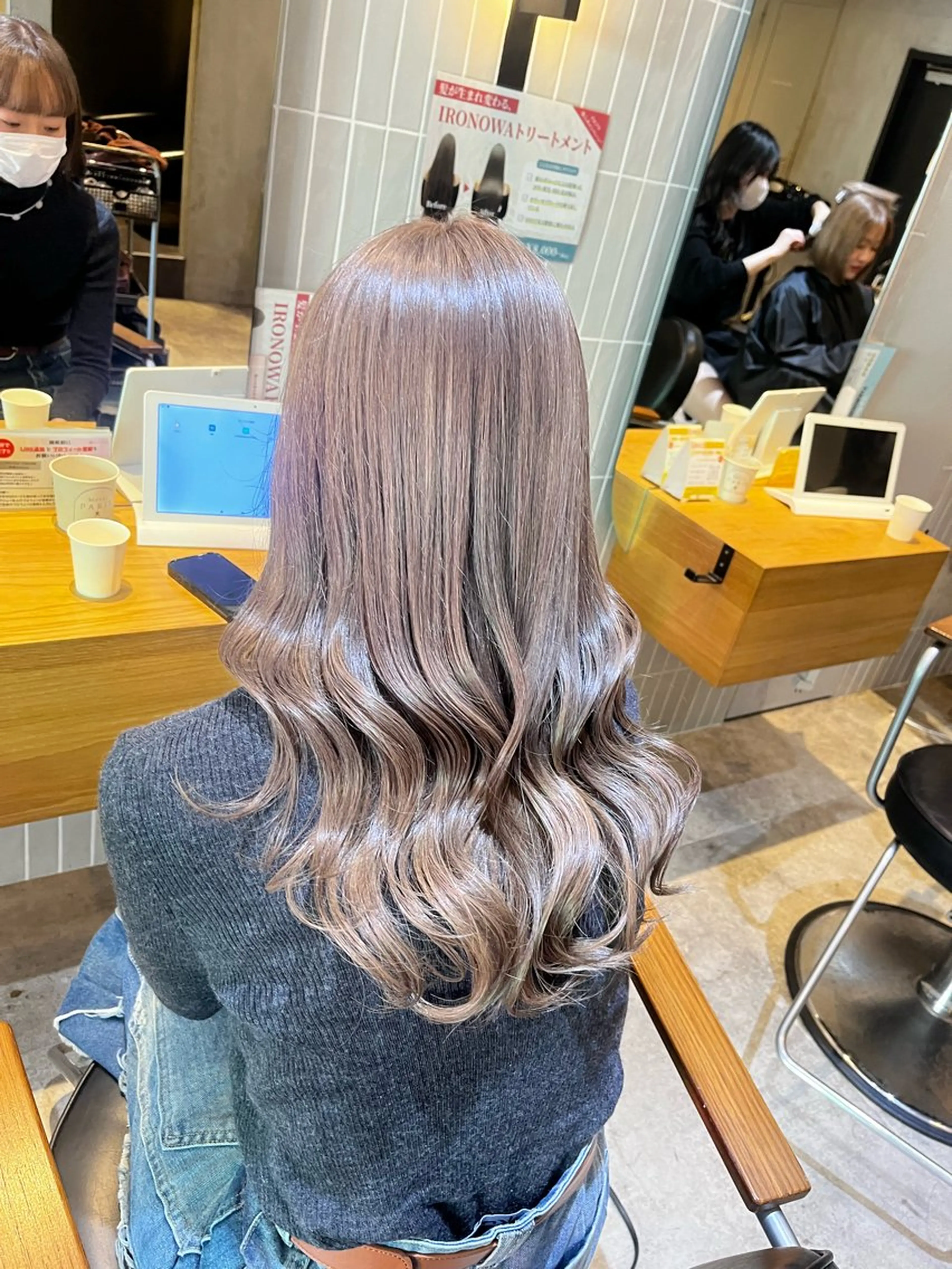 ロング カラー ベージュカラー ブリーチ 透明感カラー ダブルカラー グレージュ カット ヘアカラー トリートメント ラフィスヘアードープ所属・👑髪質改善Wカラー /グレージュ/アユカのヘアスタイル