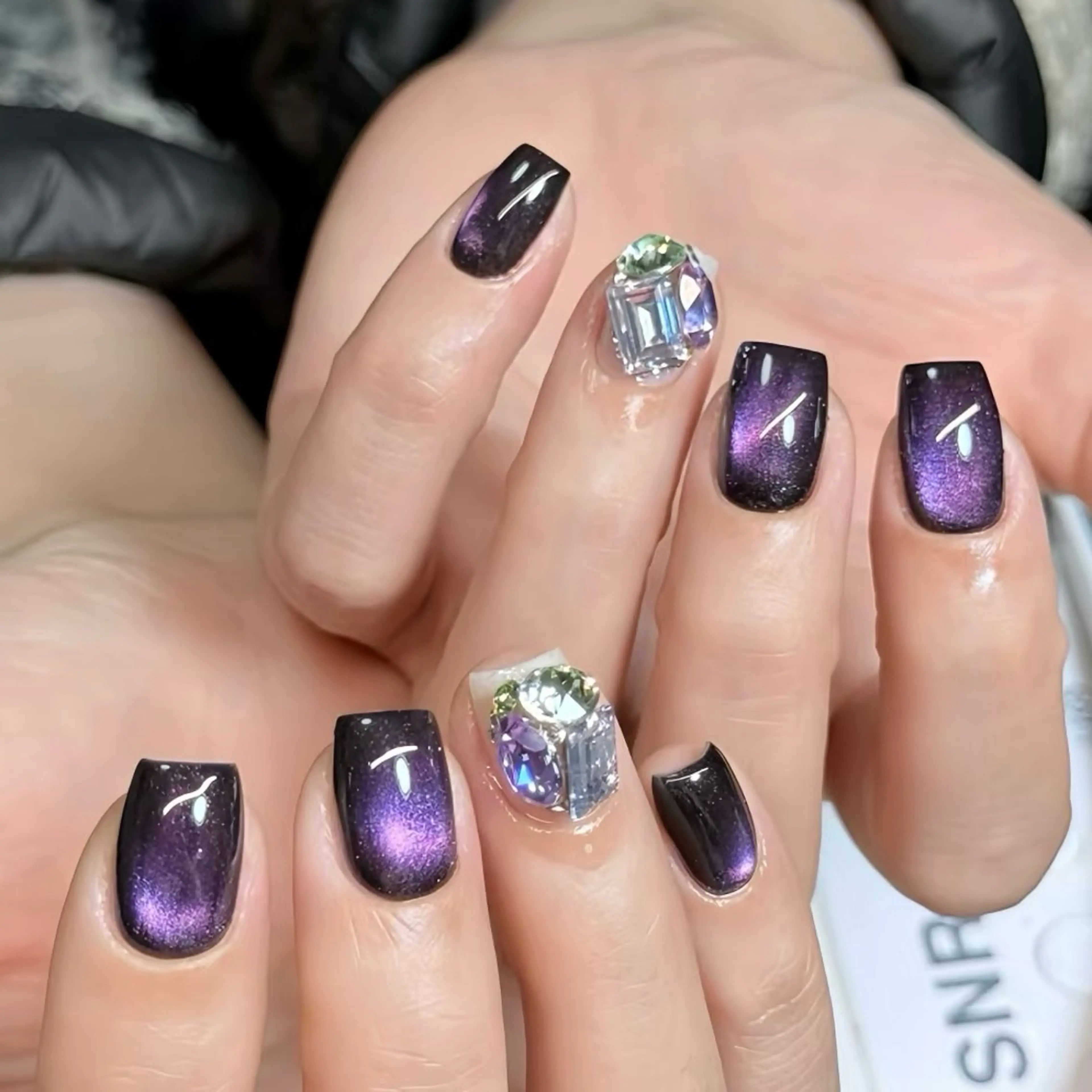 ショート ハンドネイル つ きのネイルデザイン