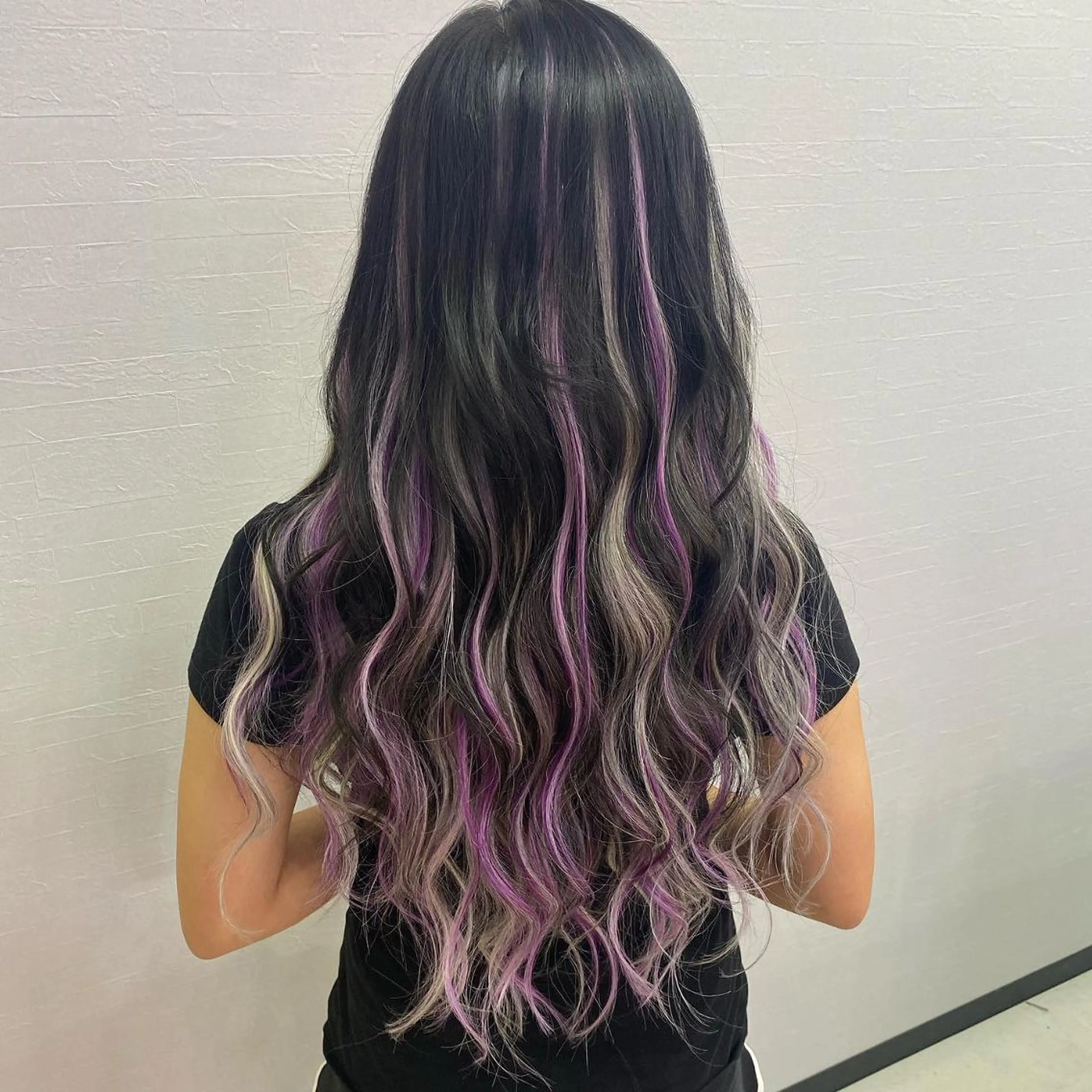 ロング カラー 編み込みエクステ シールエクステ グラデーションカラー ハイライトカラー メッシュ UNDER vr 【アンダーバー】のヘアスタイル