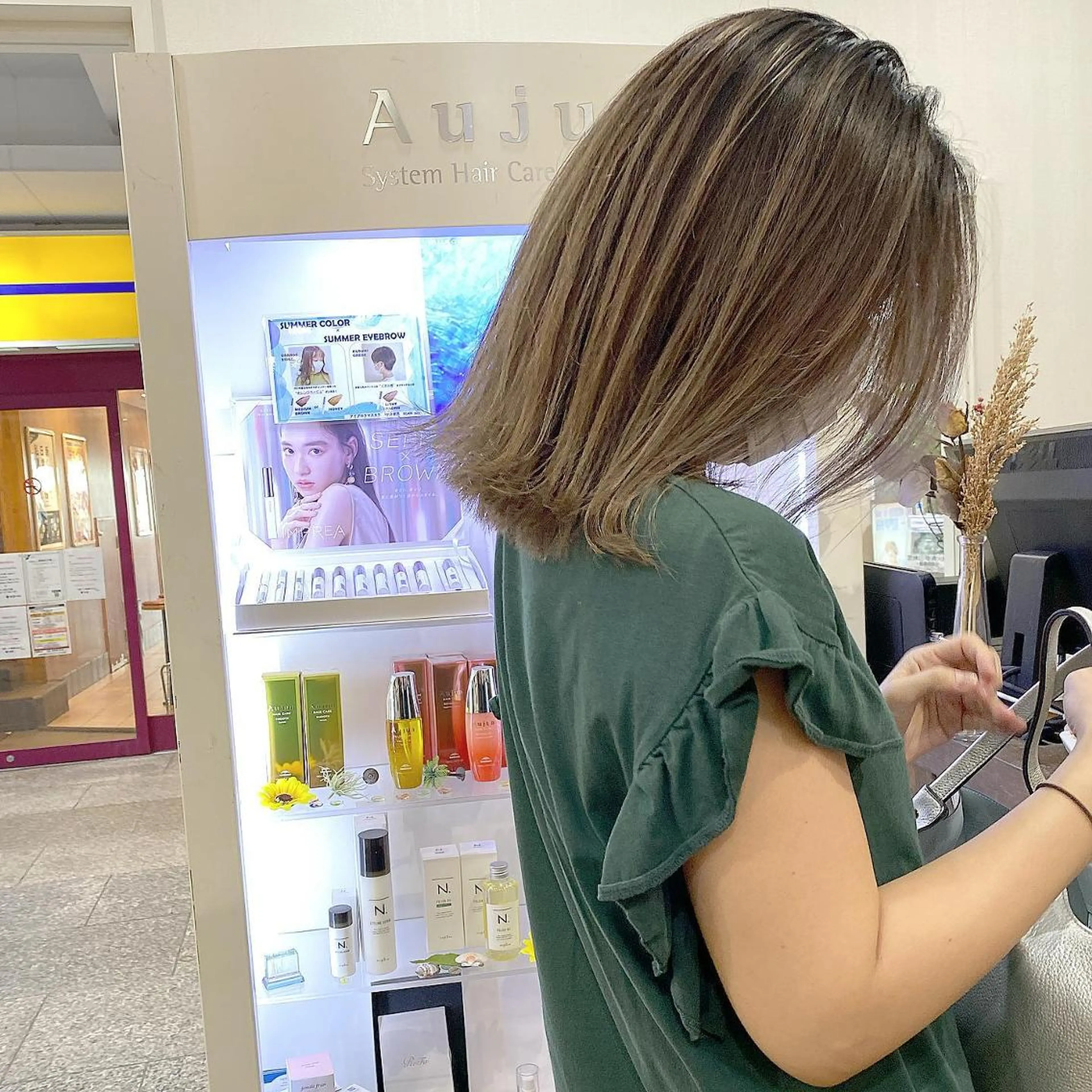 ロング アッシュ 外国人風カラー ハイライト レイヤーカット トリートメント RoL by apollo所属・横浜ブリーチムラ直し 特化美容師/海崎剛史のヘアスタイル