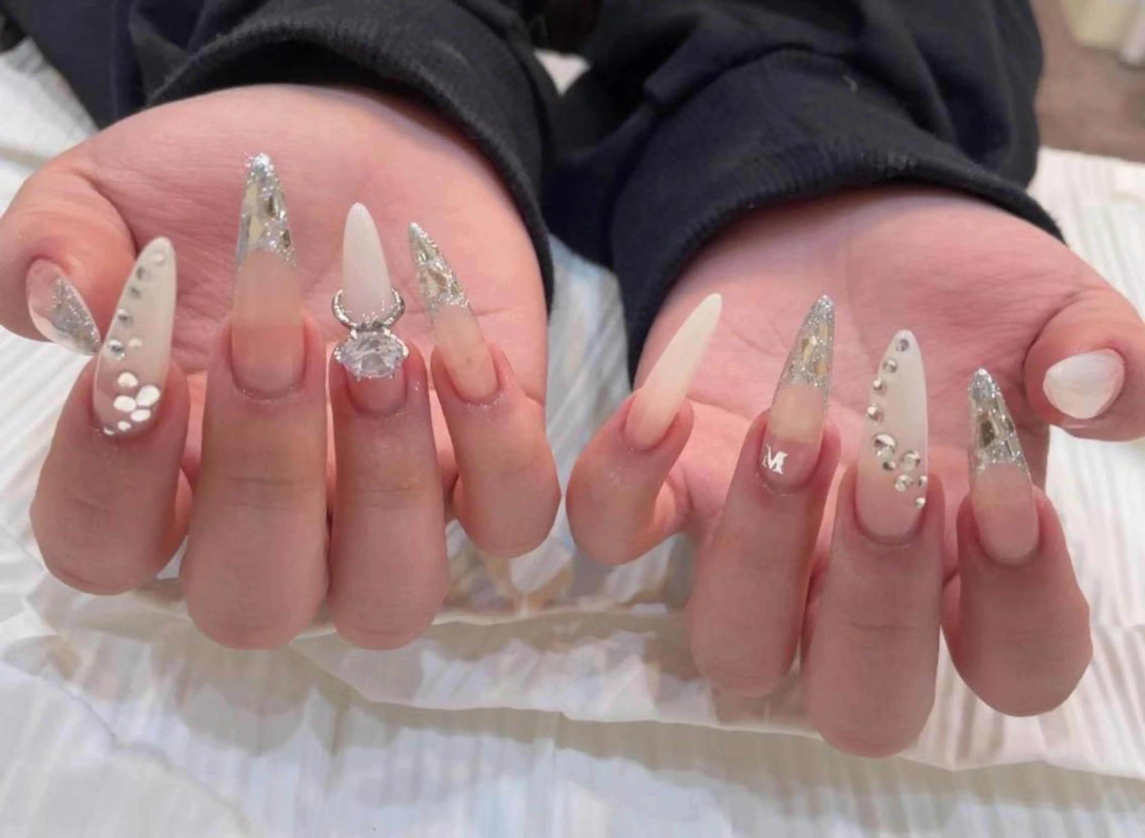 ネイル キラキラネイル ラメ(グリッター) ストーンネイル Babarla Nailのネイルデザイン