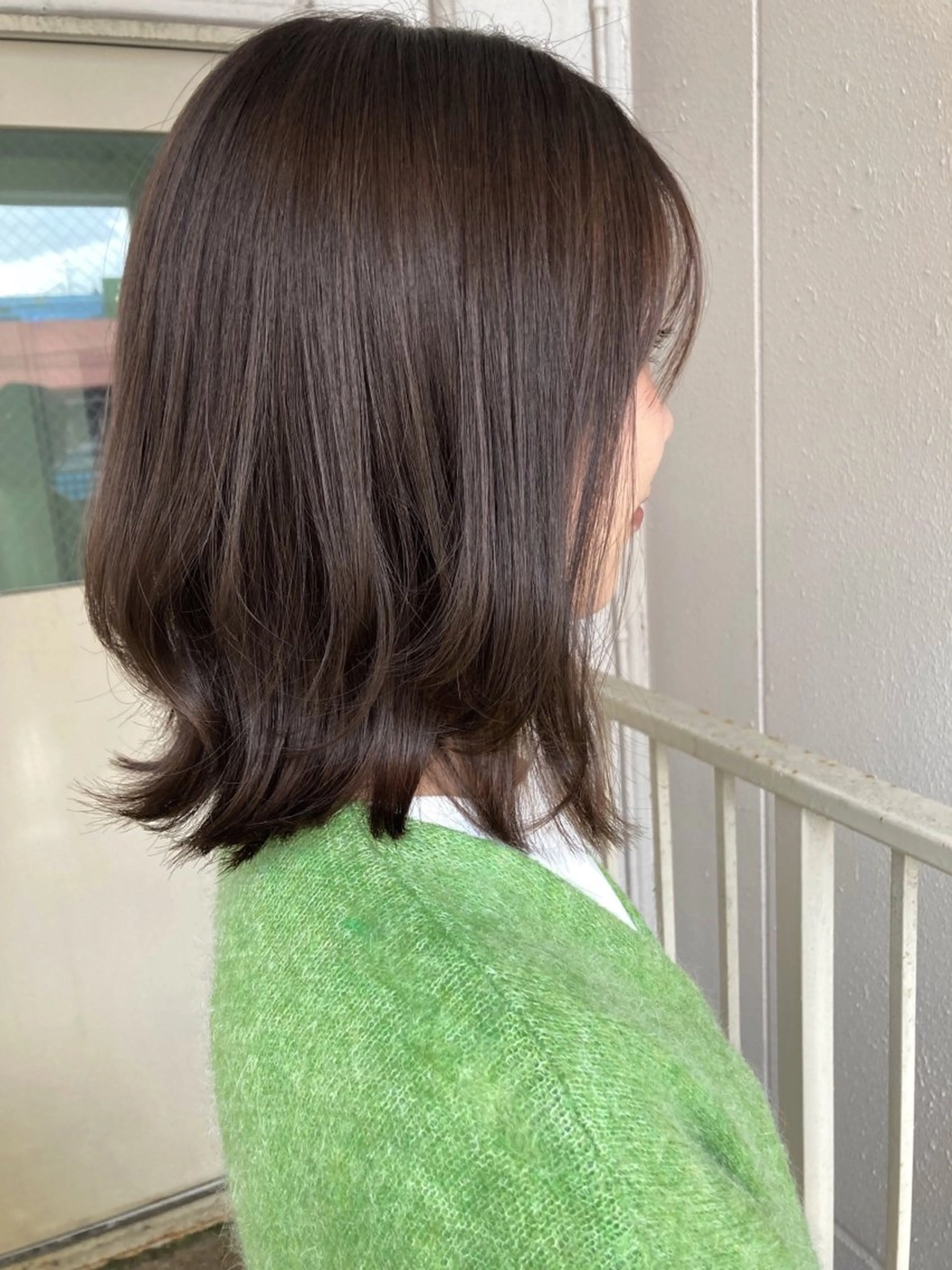 ミディアム roka ノゾミのヘアスタイル