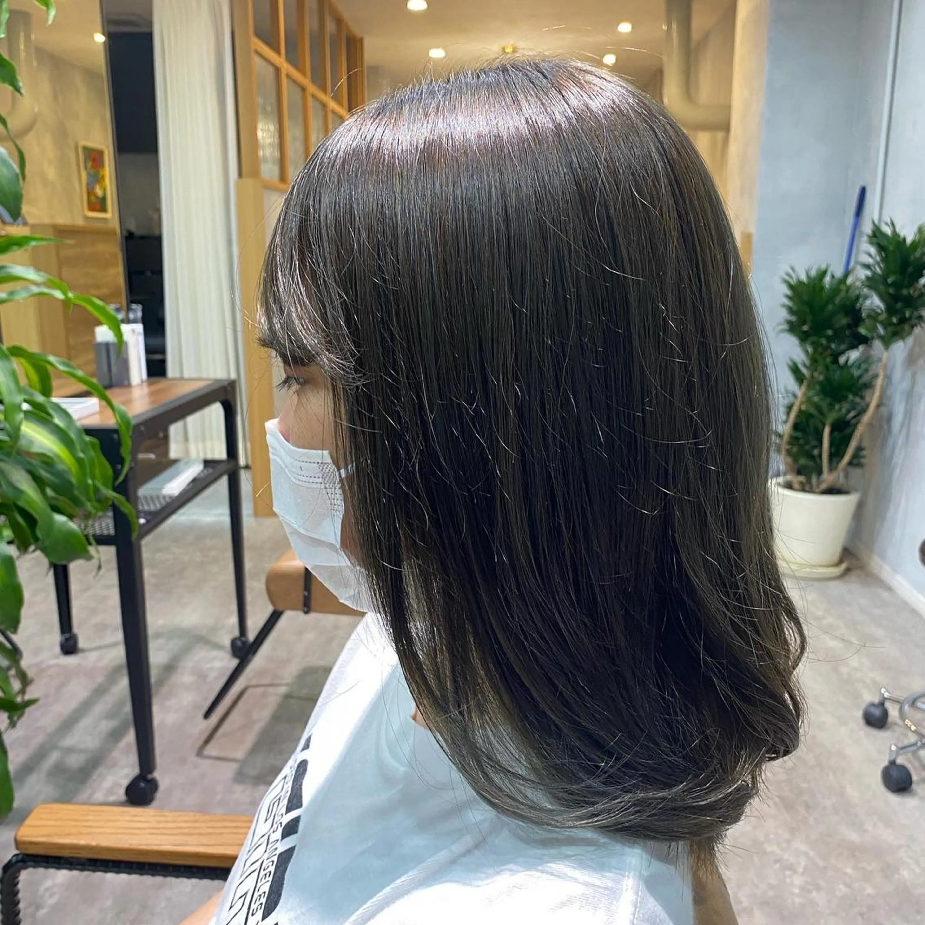 セミロング ヘアカラー 大久保 優香のヘアスタイル