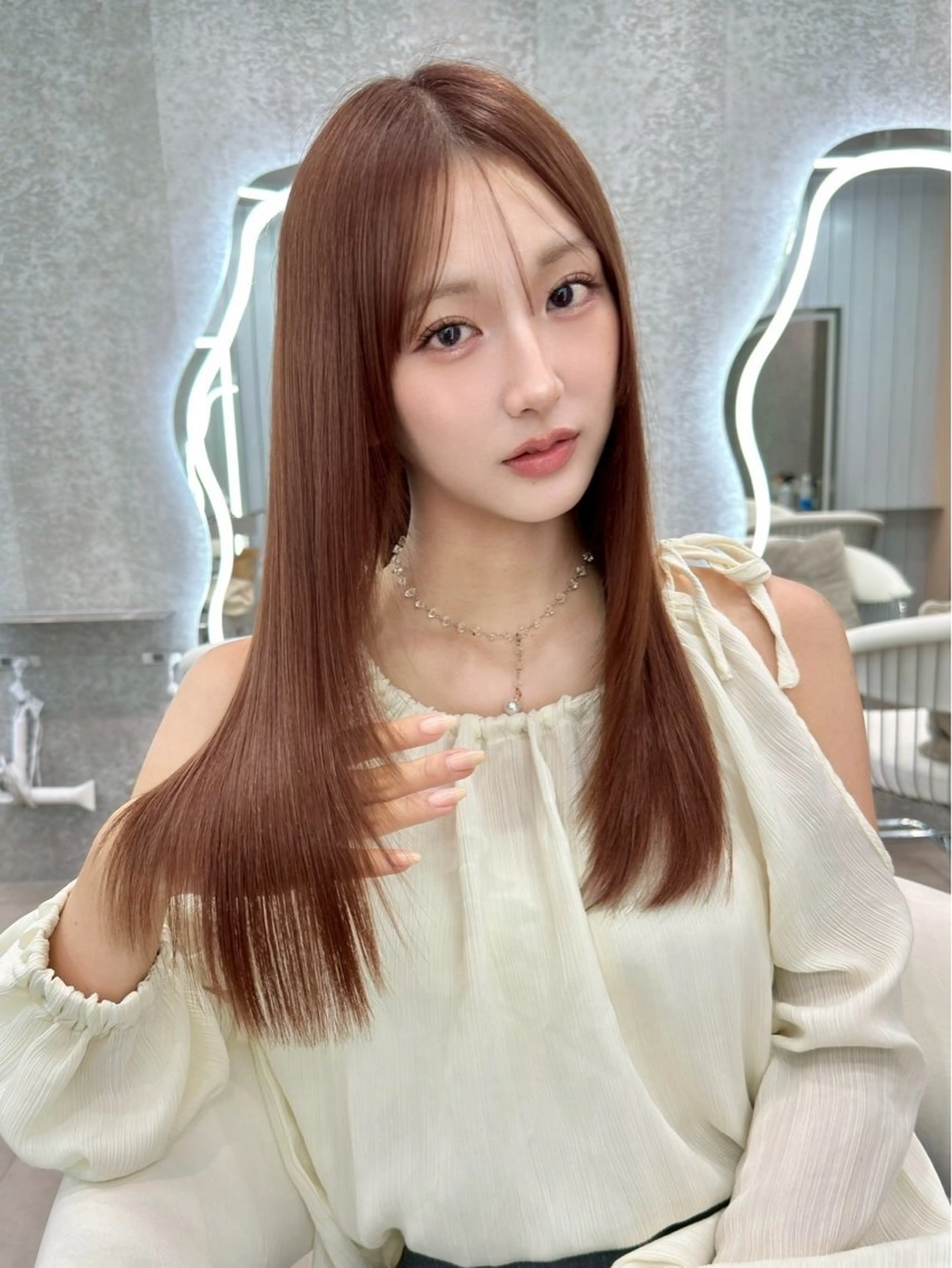 【❣️ 自然にまとまる❣️】韓国風カット🇰🇷+髪質改善ストレート+高発色カラー+艶さらトリートメント　ハッシュカットの写真