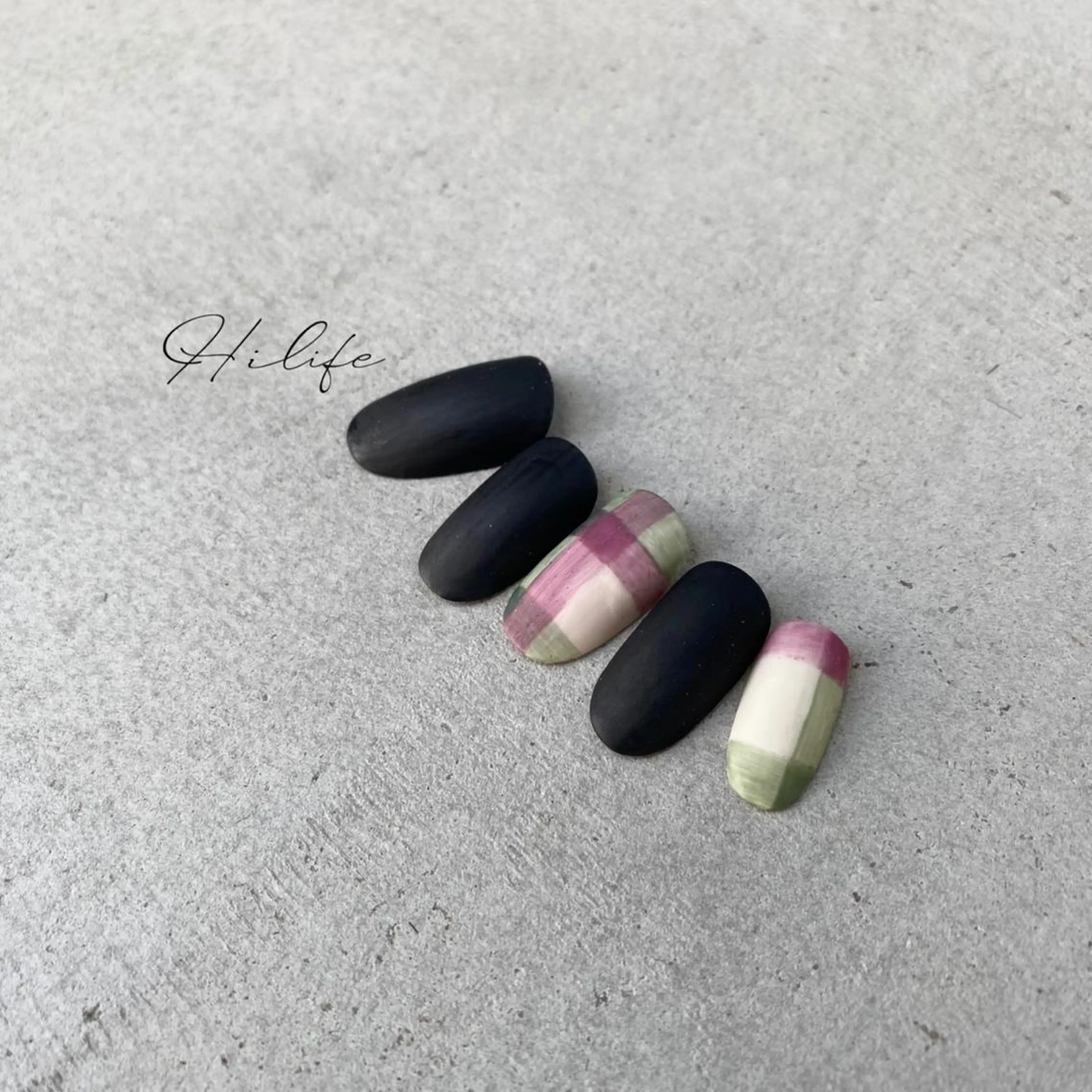 ネイル マットネイル Nail Adore.のネイルデザイン