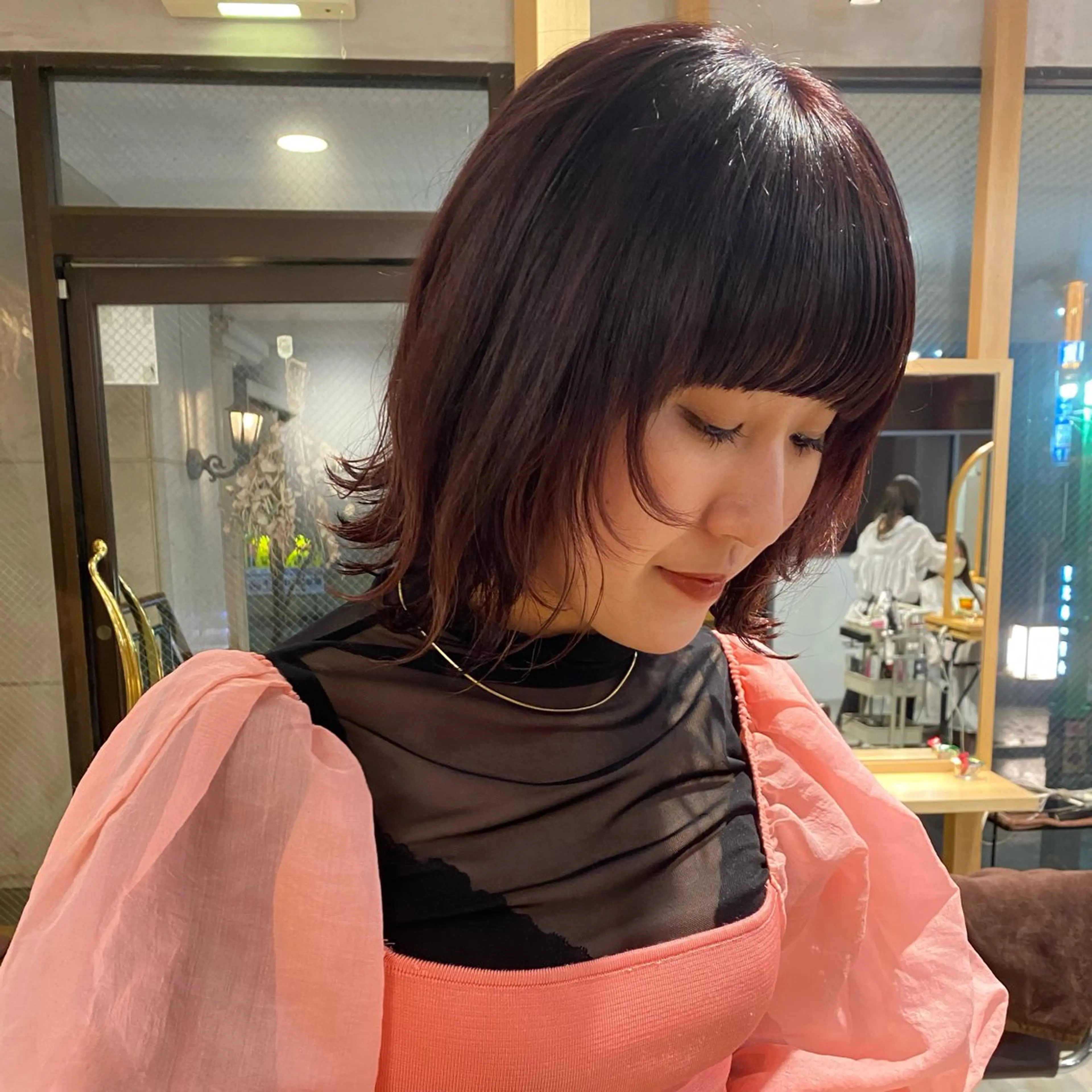 ミディアム 顔まわりレイヤー 顔周りカット レイヤーカット カット ヘアカラー トリートメント chiho🌛ボブ /髪質改善カラー🫧のヘアスタイル