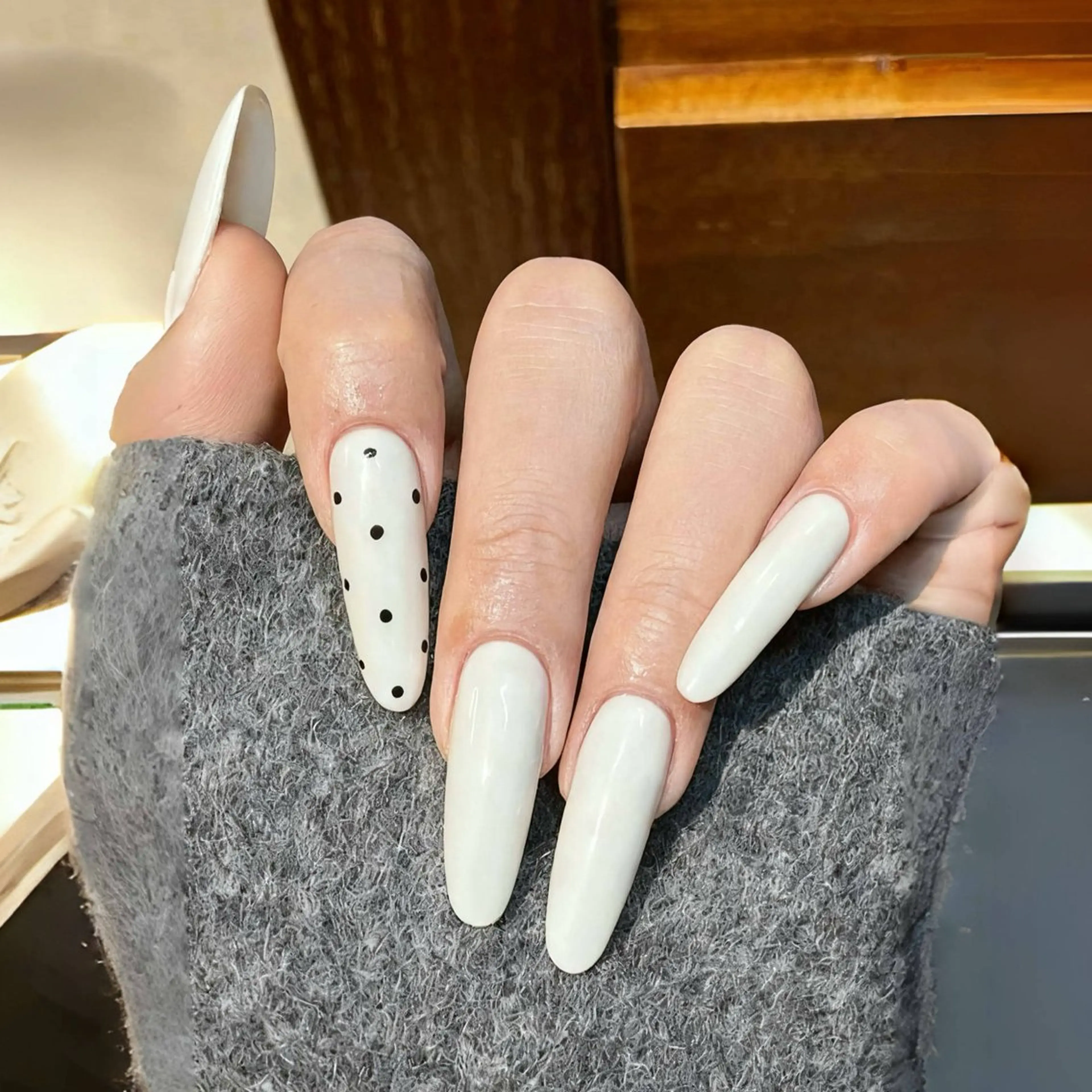 🦋チップ長さ出し🦋ドット2本❣️オフ別料金❣️の写真
