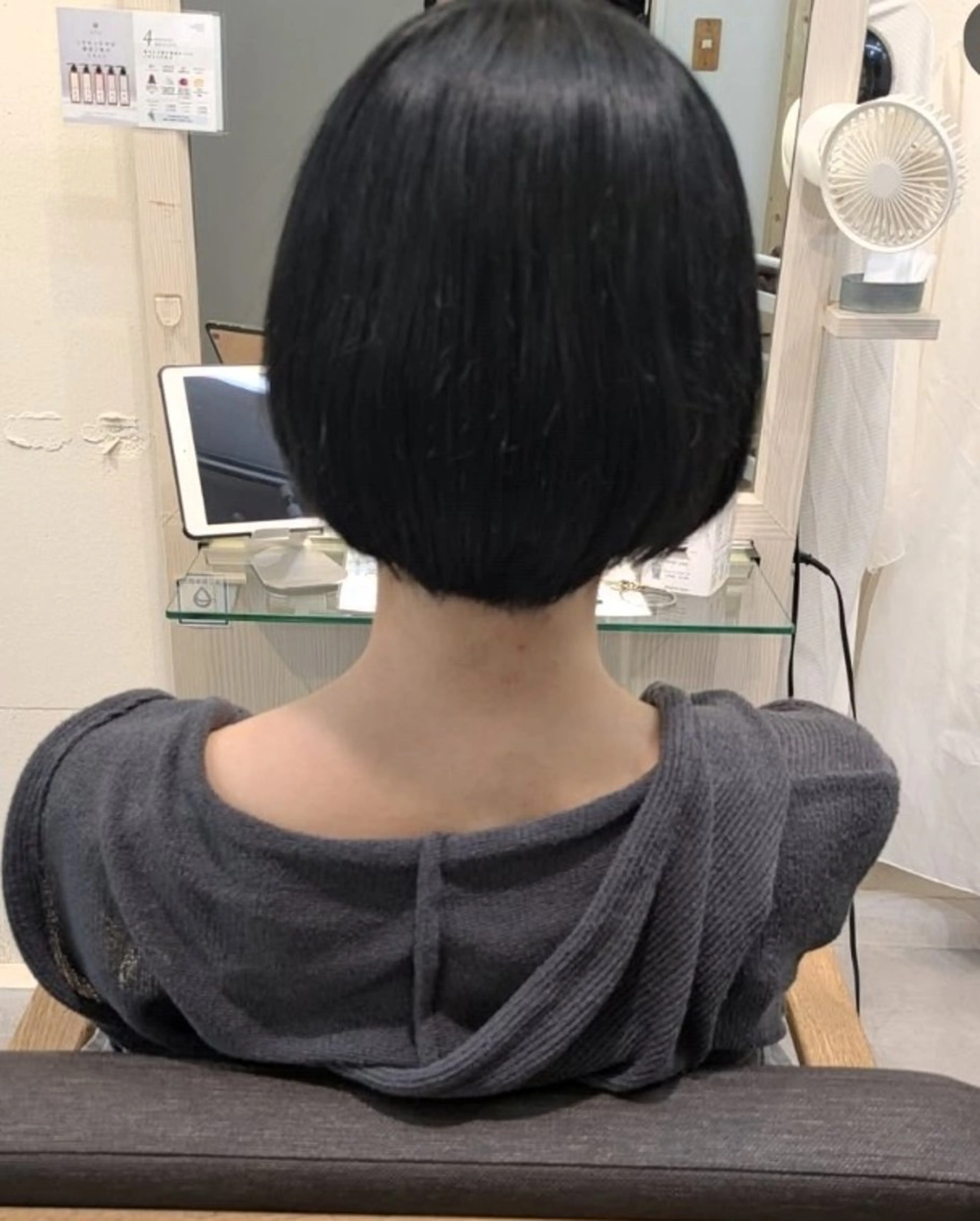 カラー 黒髪 吉田 美姫のヘアスタイル