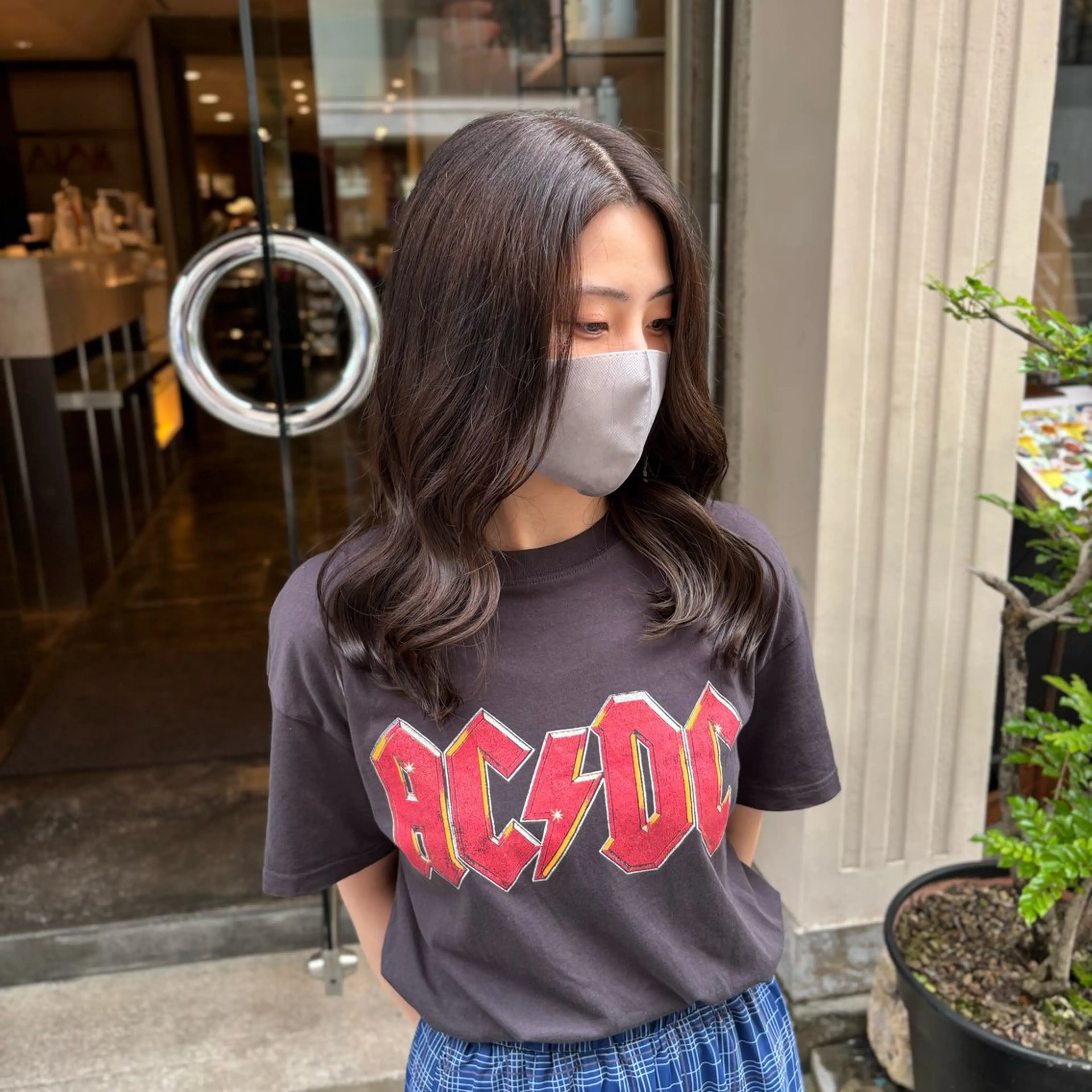 セミロング カラー ブラウンカラー オリーブブラウン オリーブカラー オレンジ ヘアカラー トリートメント 芦刈咲来/髪質改善/ 赤み消し/顔周りのヘアスタイル