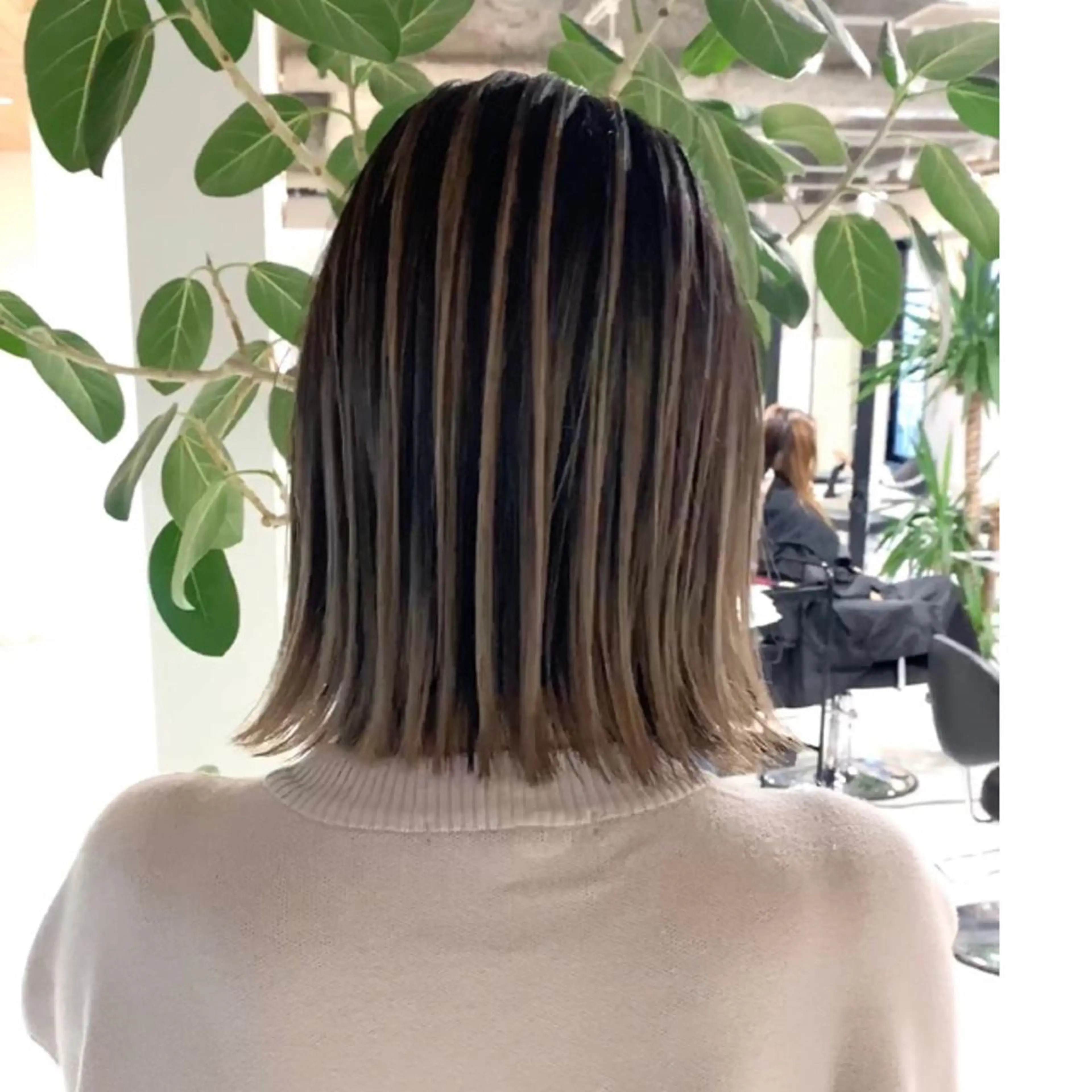 ショート 切りっぱなしボブ ボブ ヘアカラー トリートメント 神戸でブリーチなら puty/レイヤーのヘアスタイル