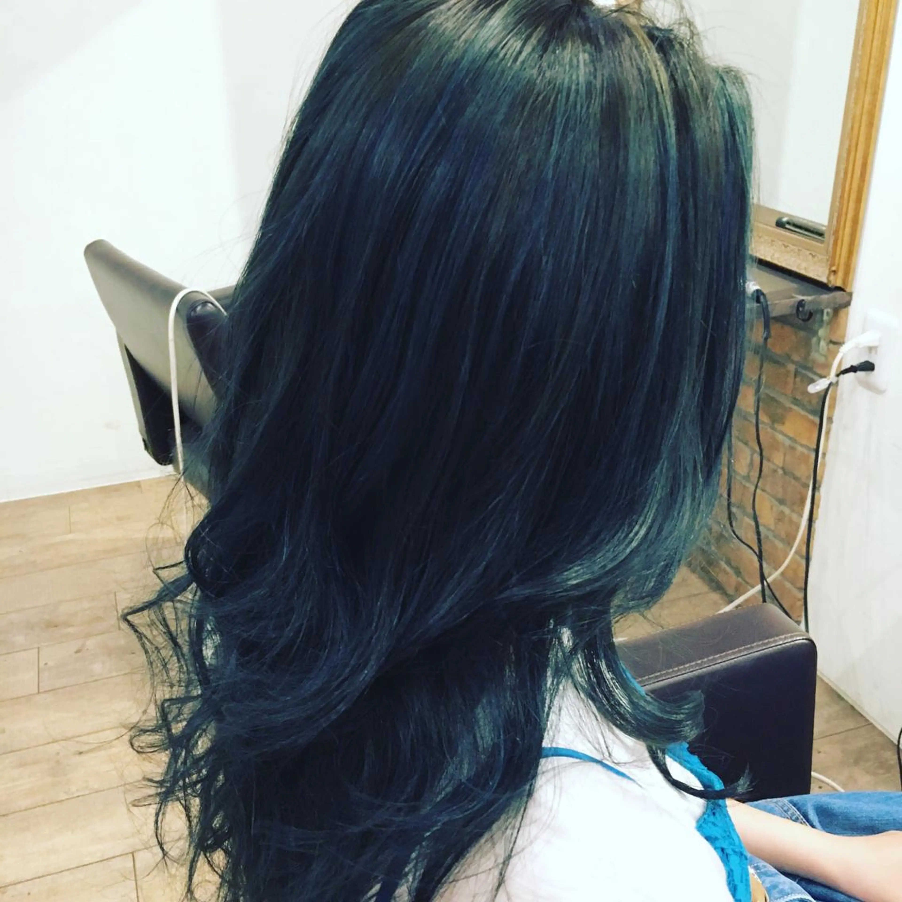 セミロング カラー ブルーカラー ブルージュ ハイライトカラー シルバー ハイライト JIL BLAN 京都のヘアスタイル