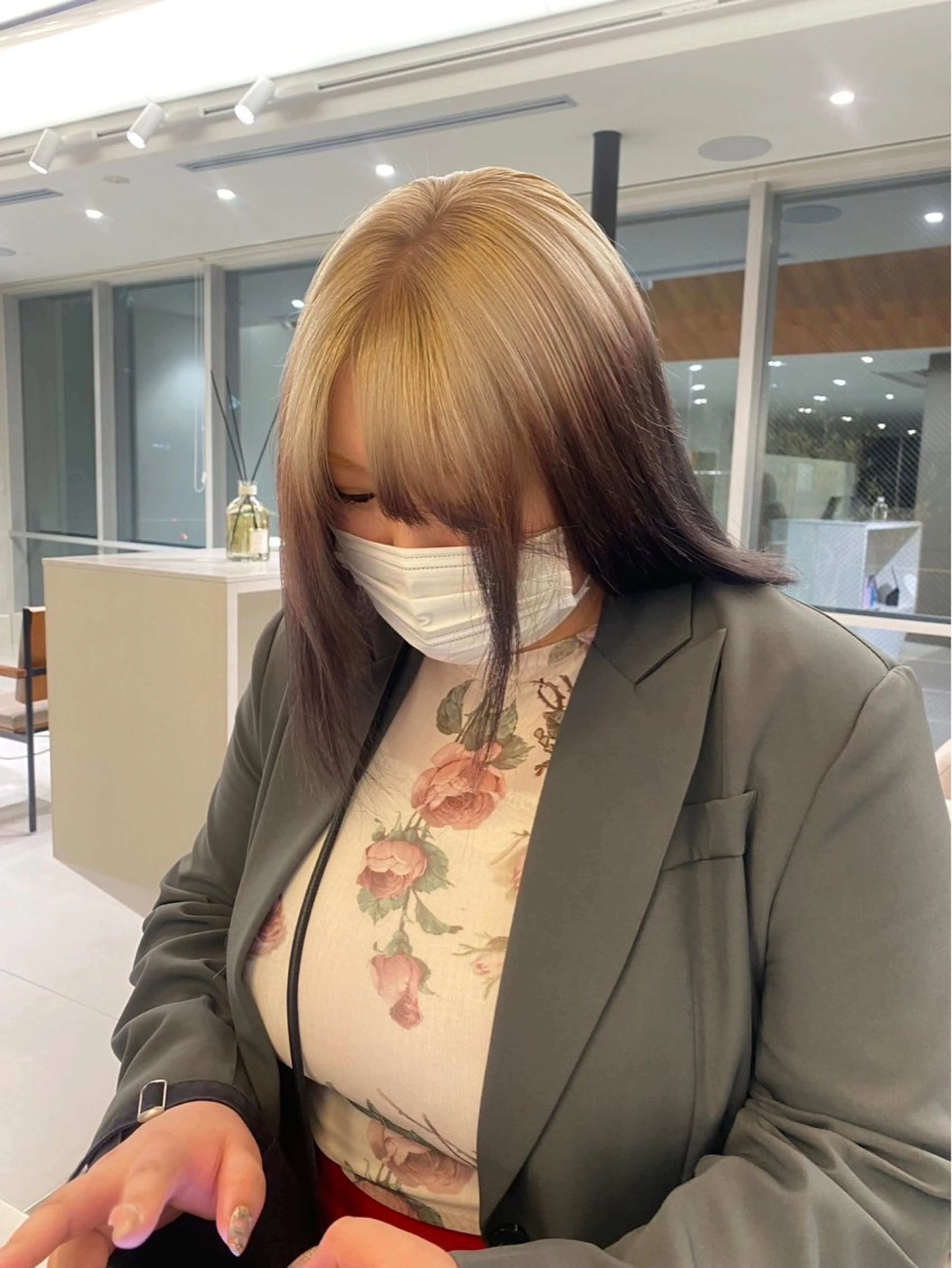 セミロング カラー ヘアカラー ハイトーン大好き 美容師🕊️aiのヘアスタイル