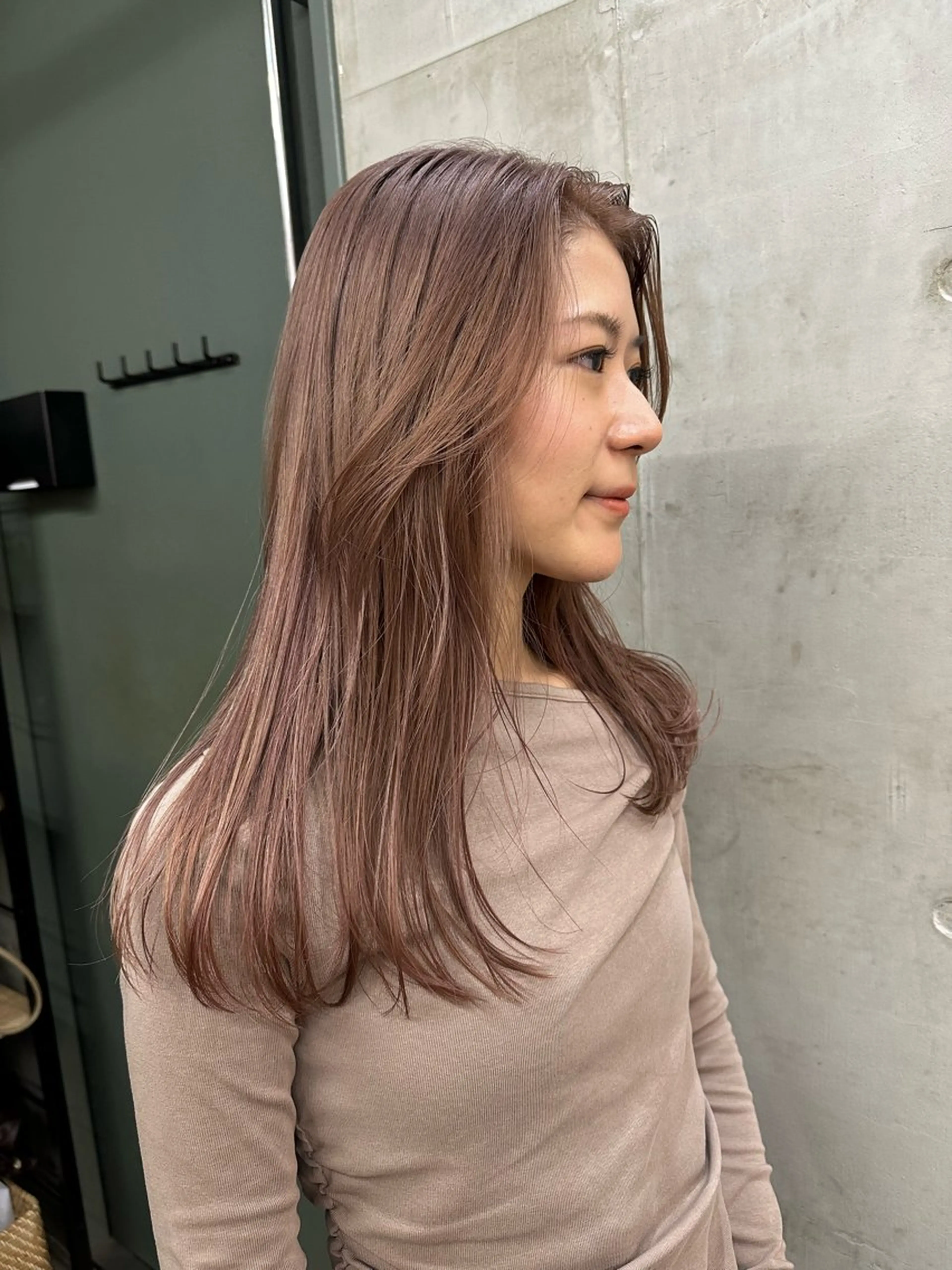 セミロング カラー SALTWATER AYARIのヘアスタイル
