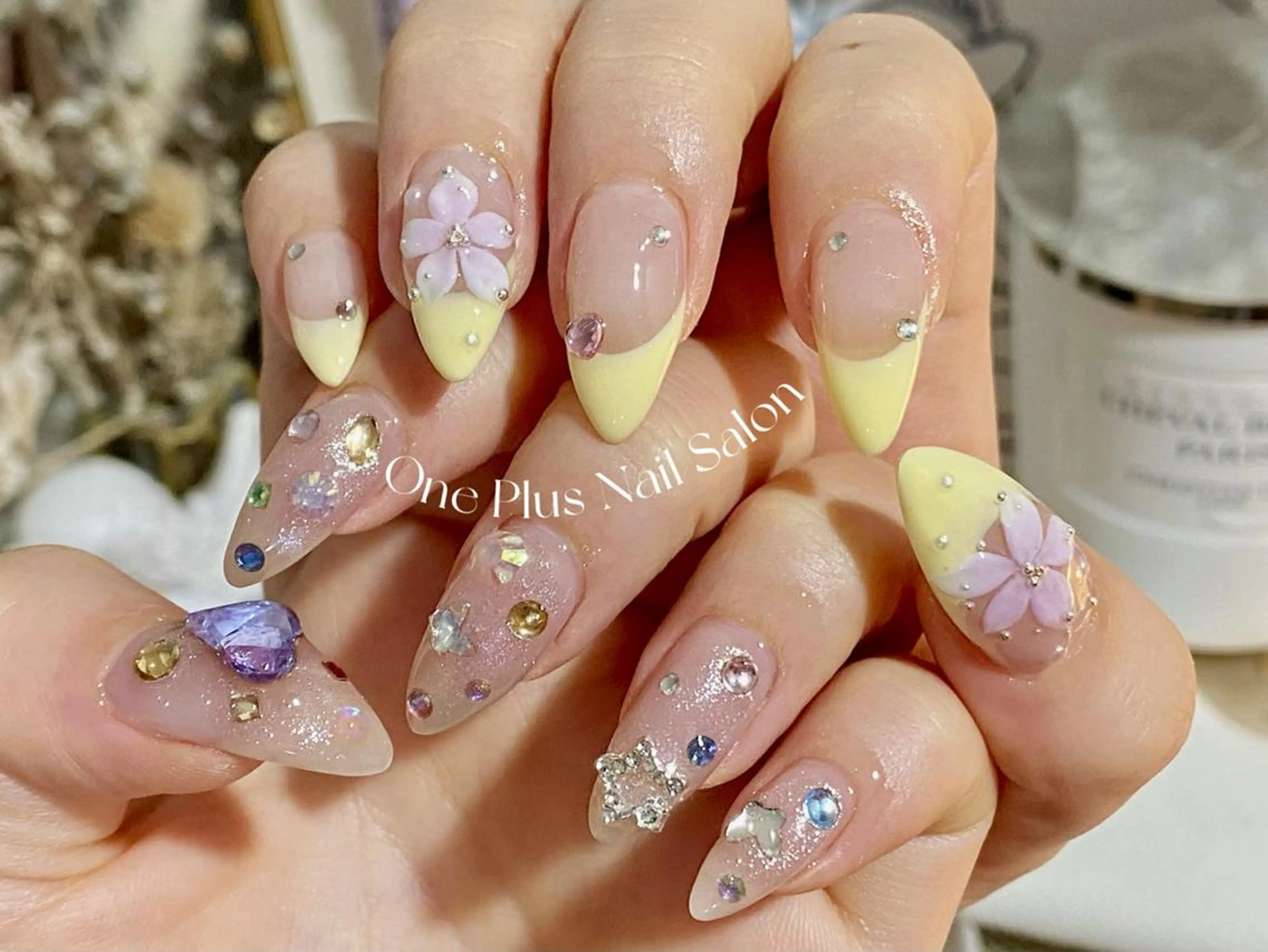 ネイル オーロラネイル 長さ出し フットネイル フレンチネイル ジェルネイル One Plus Nail Salonのネイルデザイン