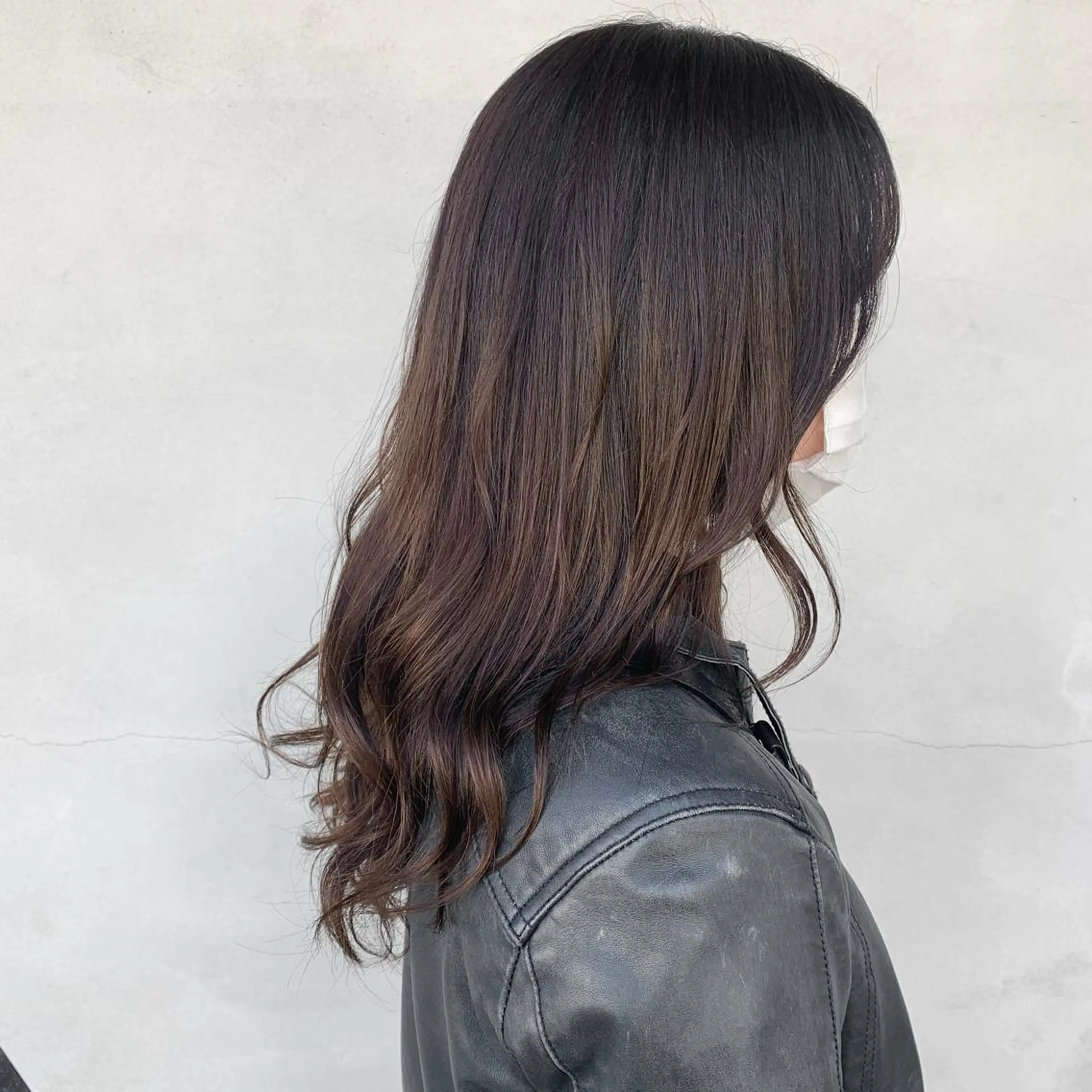セミロング ︎︎☺︎ yuri ︎︎☺︎のヘアスタイル