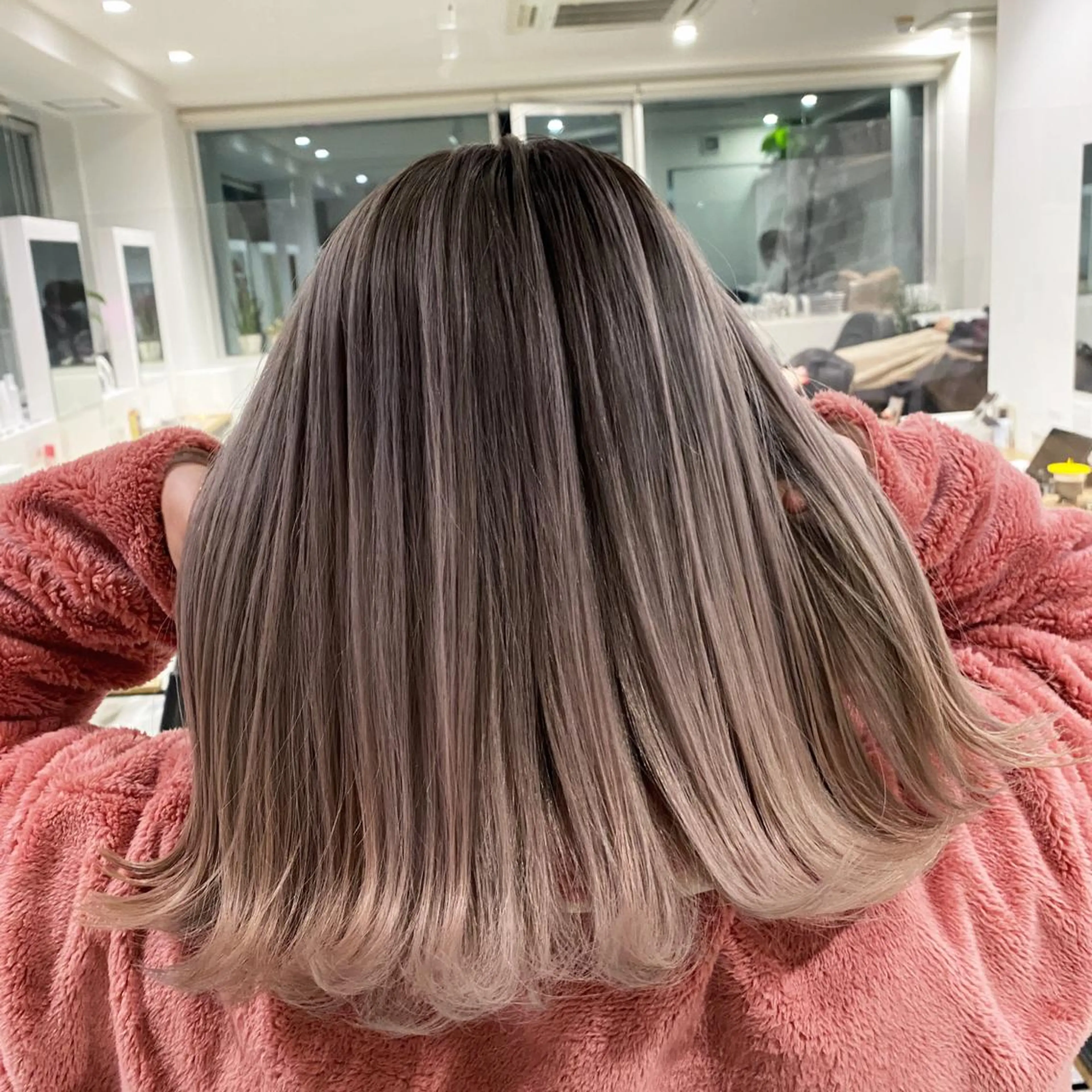 ミディアム カラー バレイヤージュ ハイトーンカラー レイヤーカット トリートメント JILBLAN京都 ショート/ハイライトのヘアスタイル