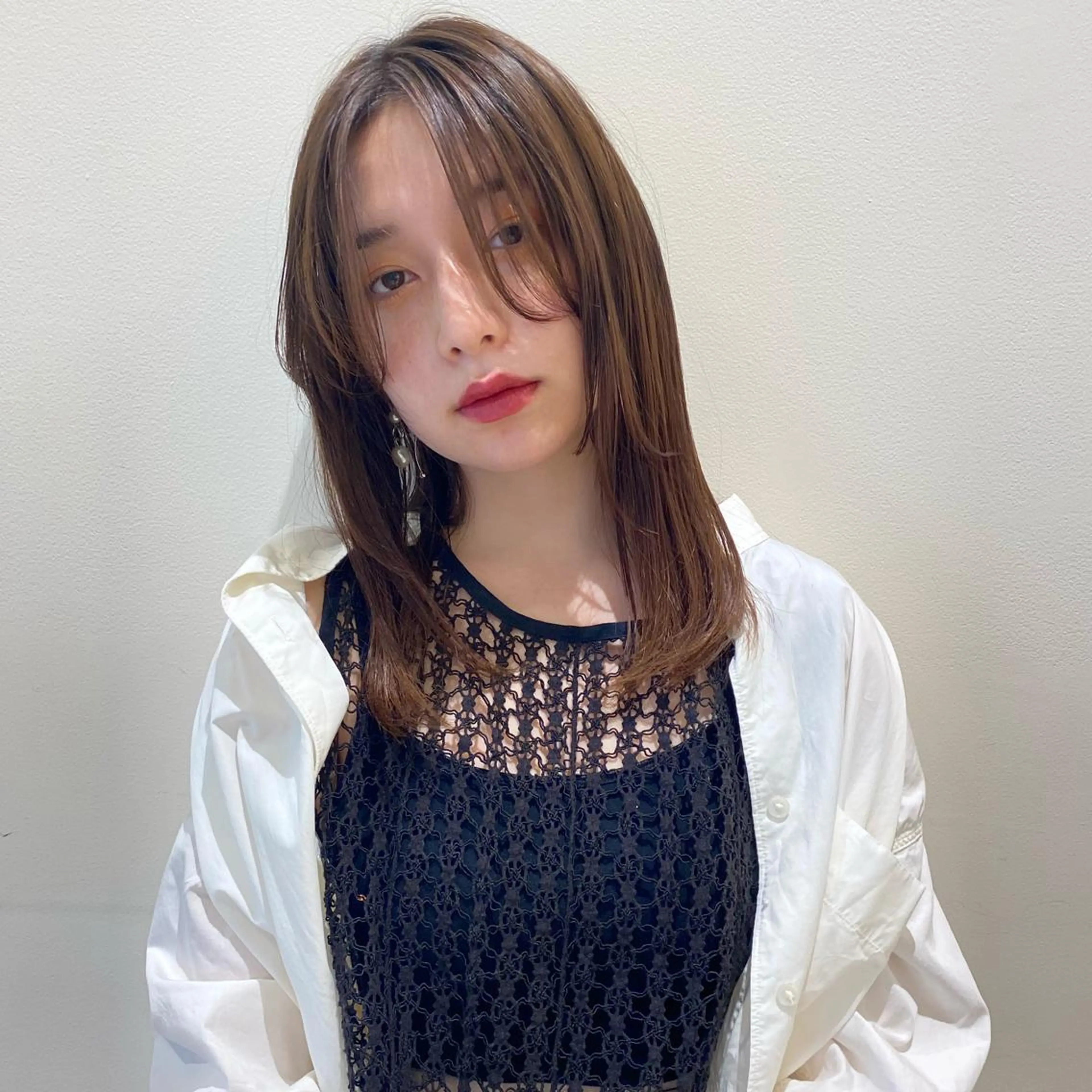 プレイングカラー🤍 細めハイライトのヘアスタイル